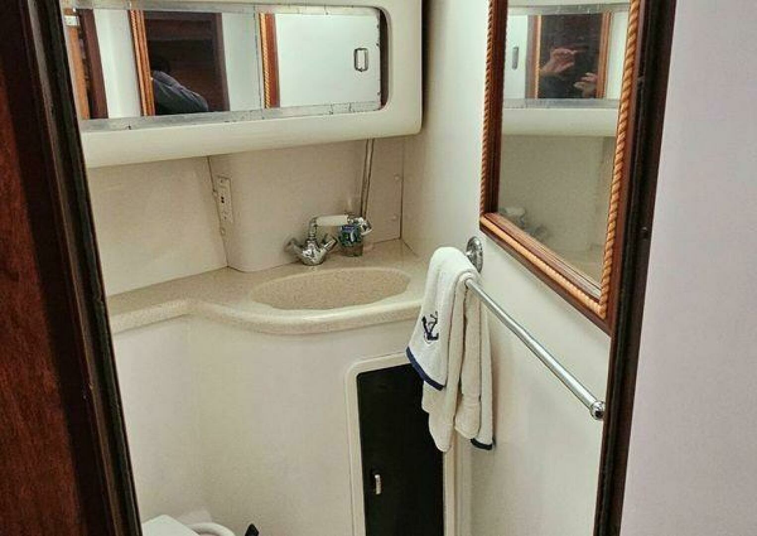 1995 Catalina 400 - Image 24