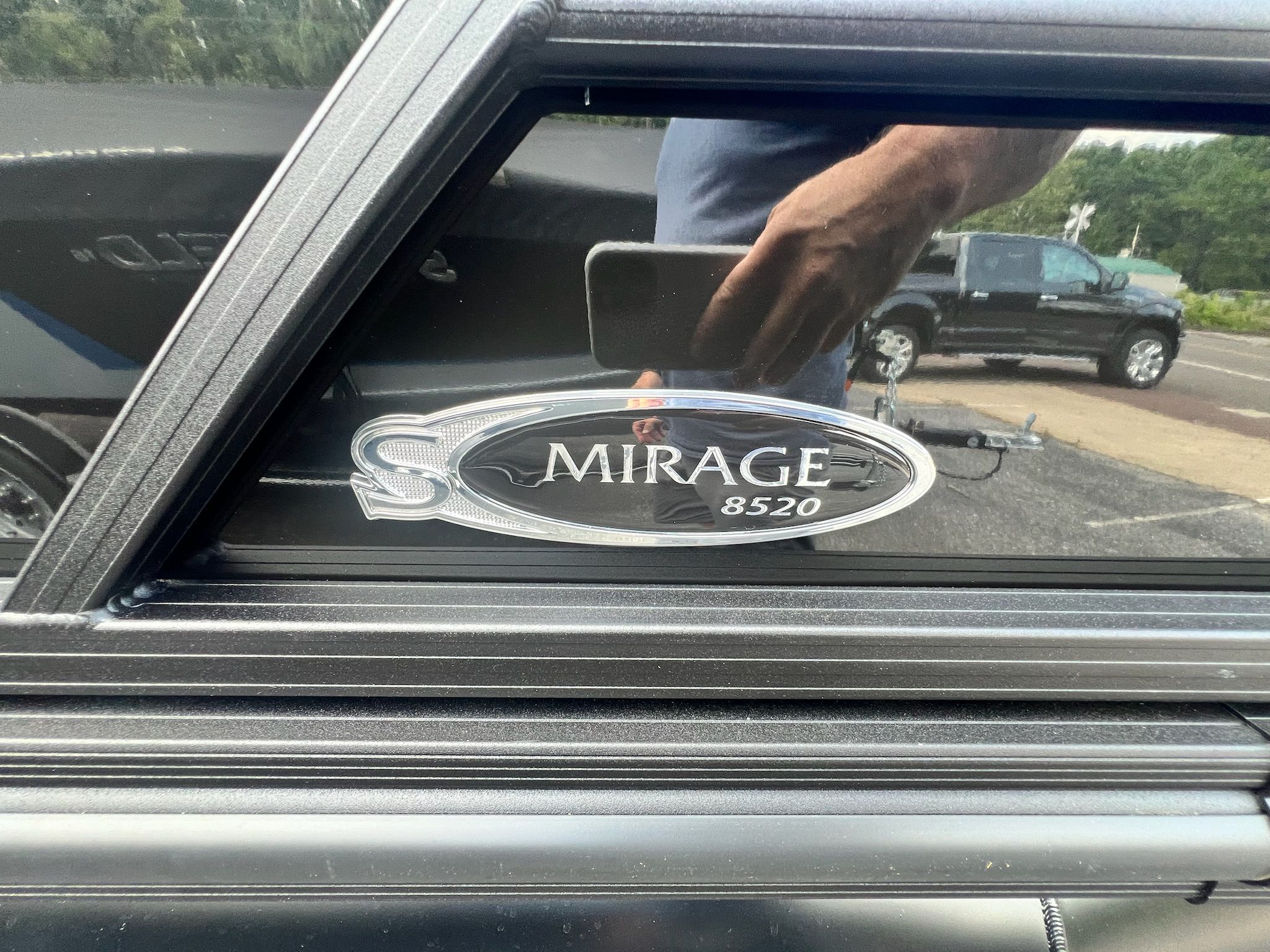 2026 Sylvan Mirage 8520 Cruise - 28