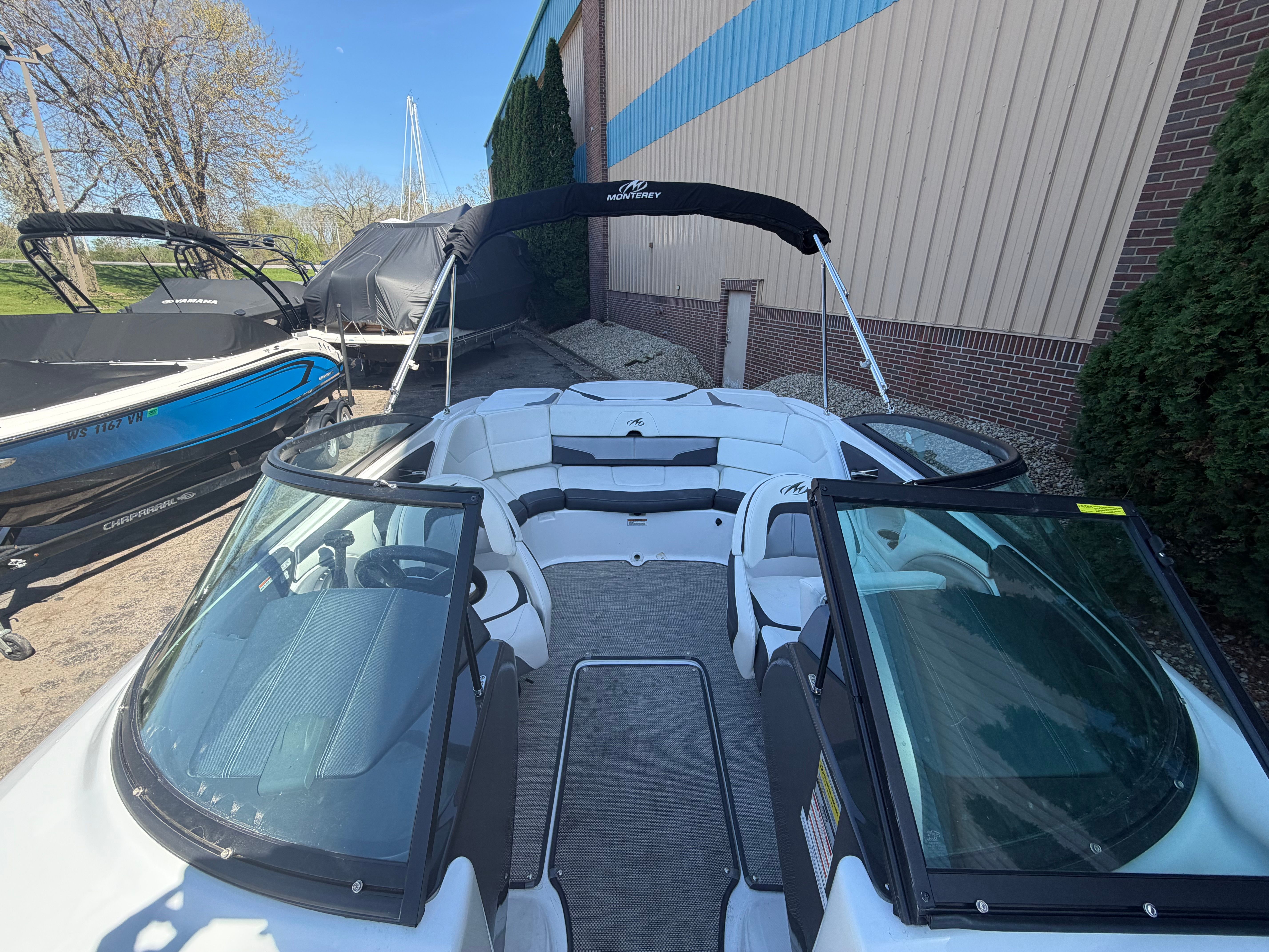 2019 Monterey 224FS - 37