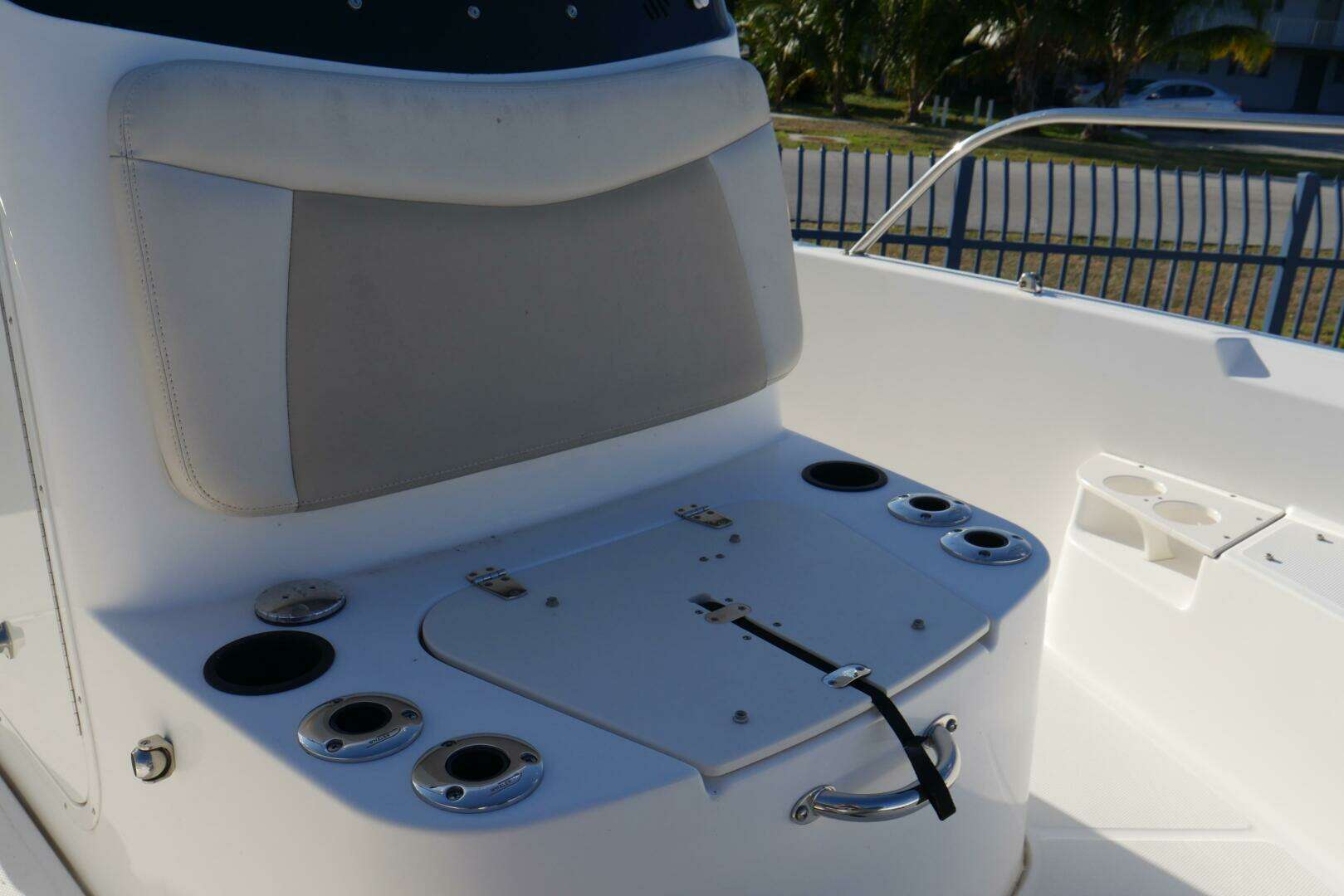 2020 Boston Whaler 210 Dauntless - Image 13