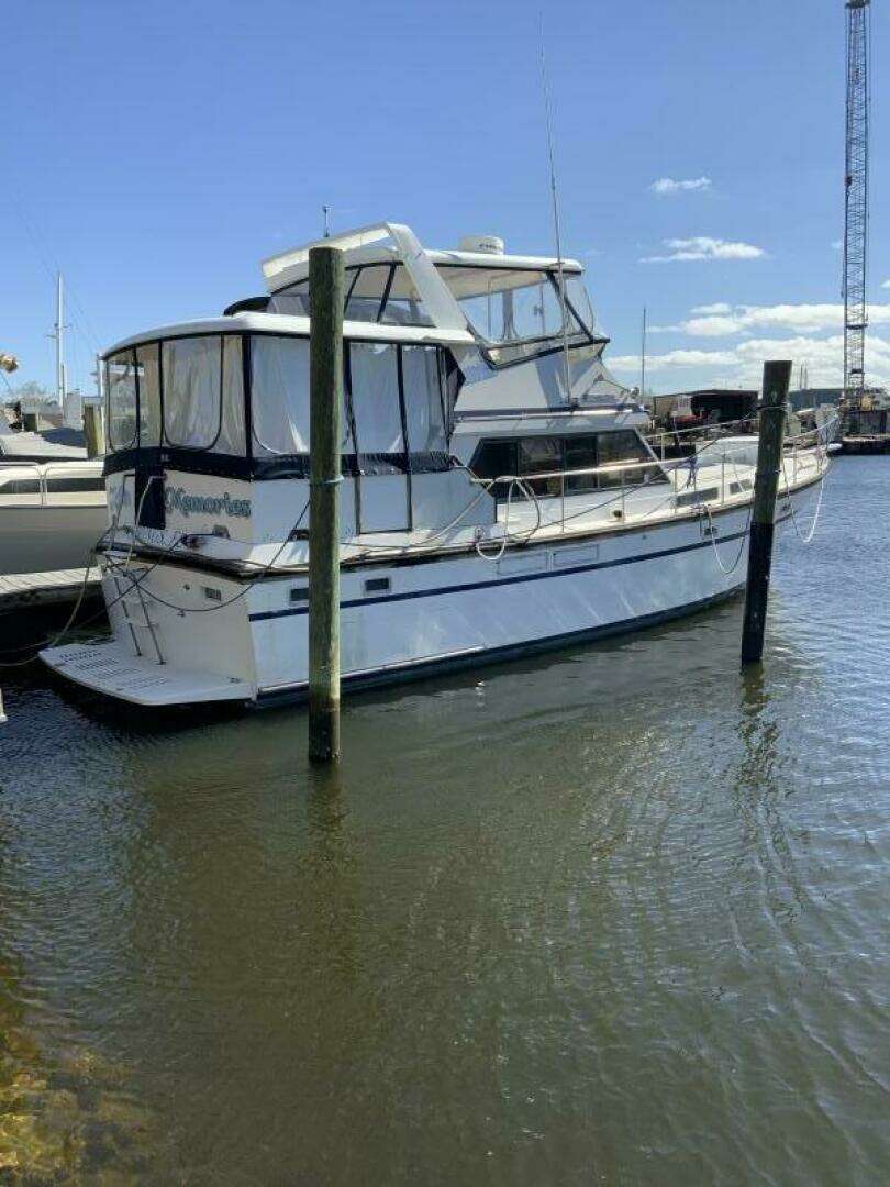 1987 President 41 Double Cabin Motor Yacht - Image 4