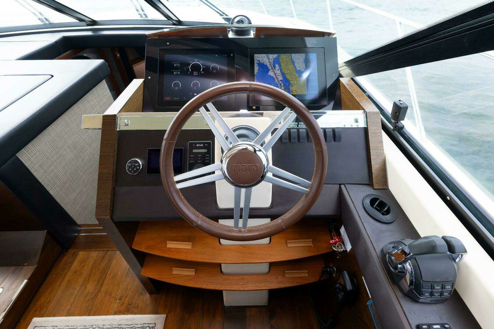 2014 Tiara Yachts 5000 Express - Image 27