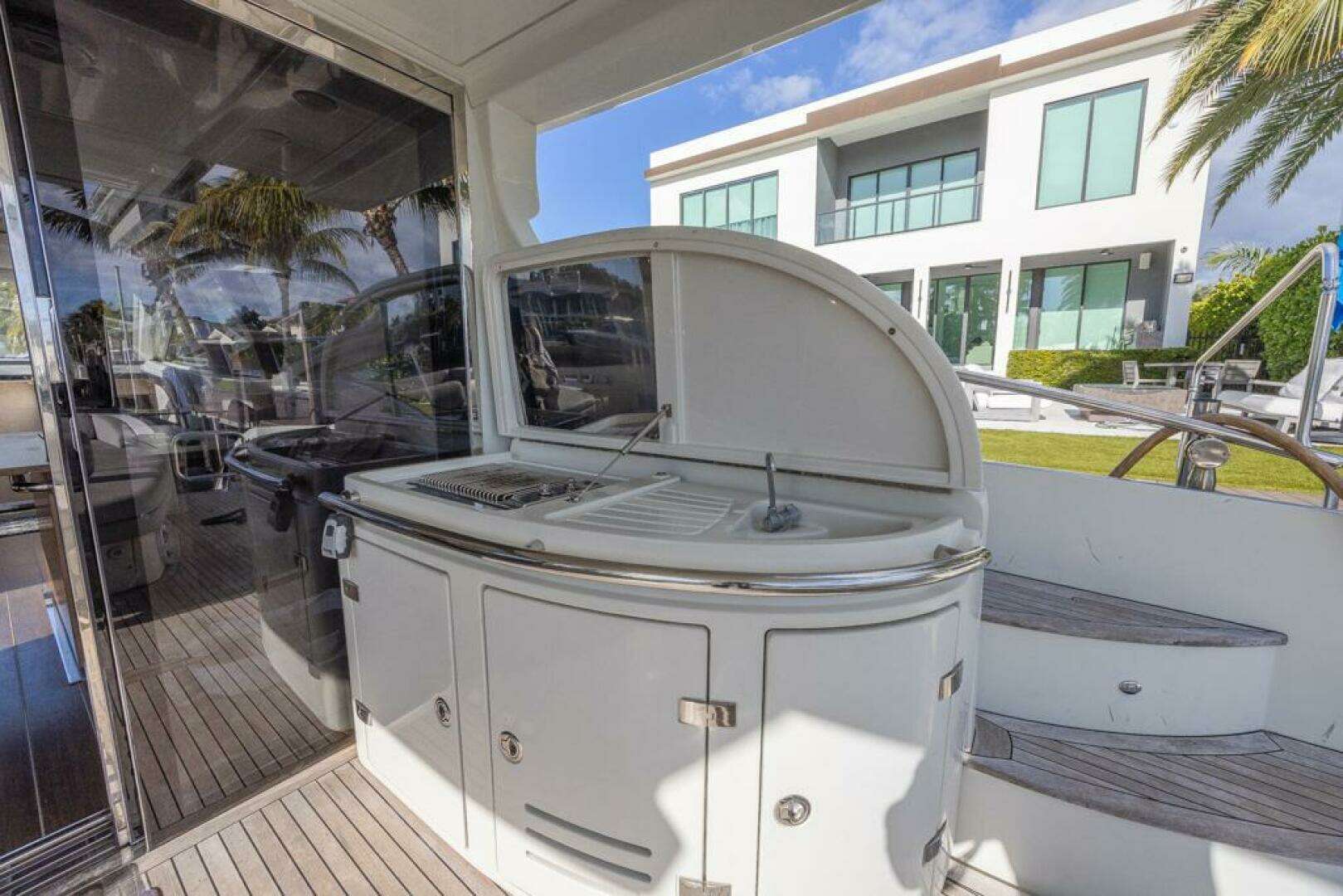 2009 Azimut 68S - Image 8