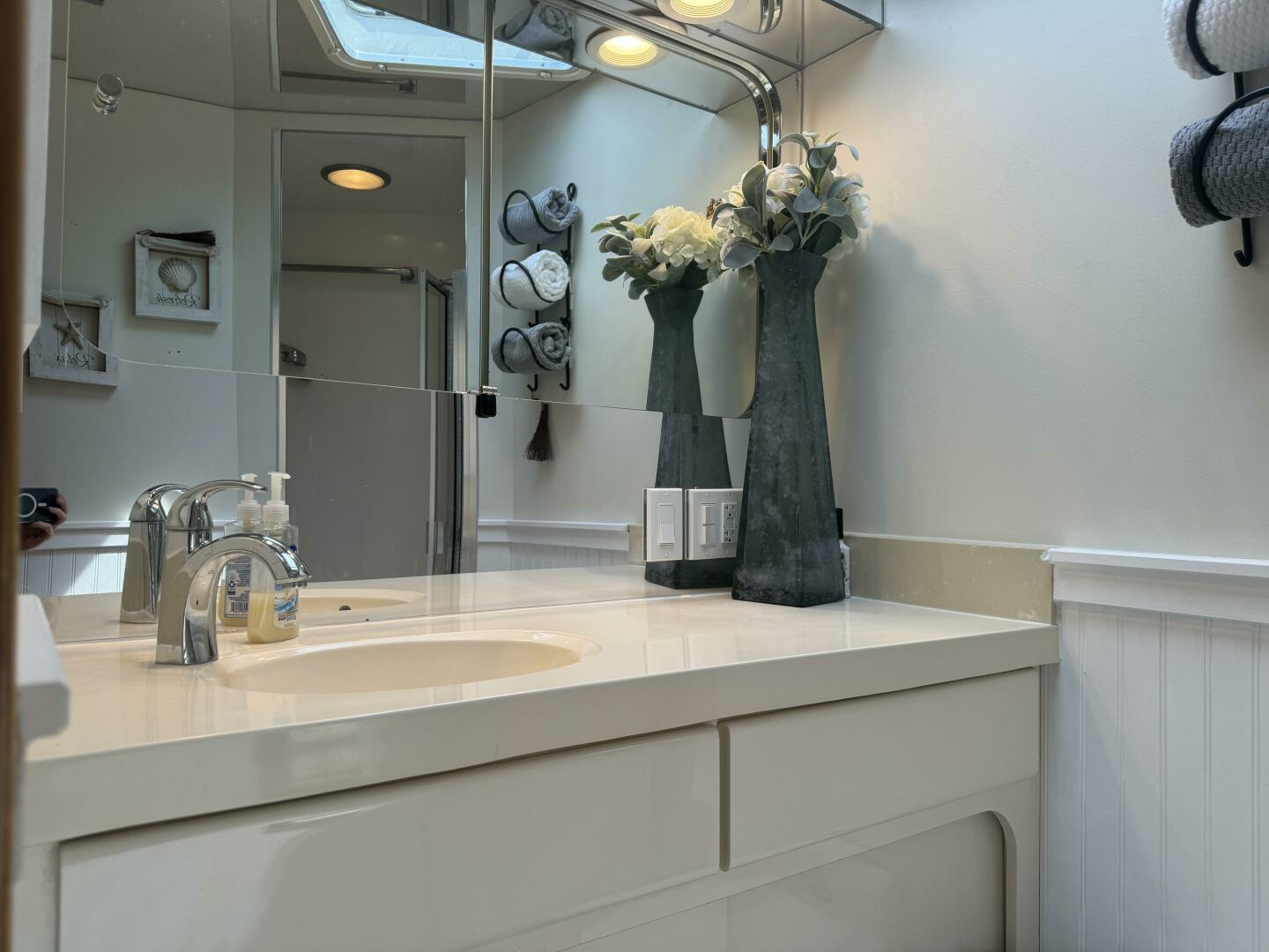 1994 Hatteras 54 Yacht - Image 44