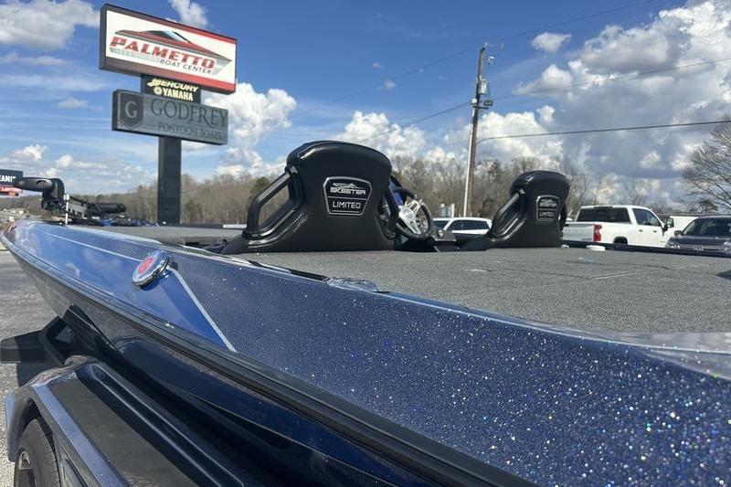 2020 Skeeter FXR21 boat with sparkly blue finish at Palmetto Boat Center.