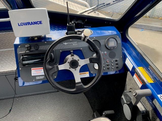 2013 Northwest Boats 196 Freedom helm with Lowrance device.
