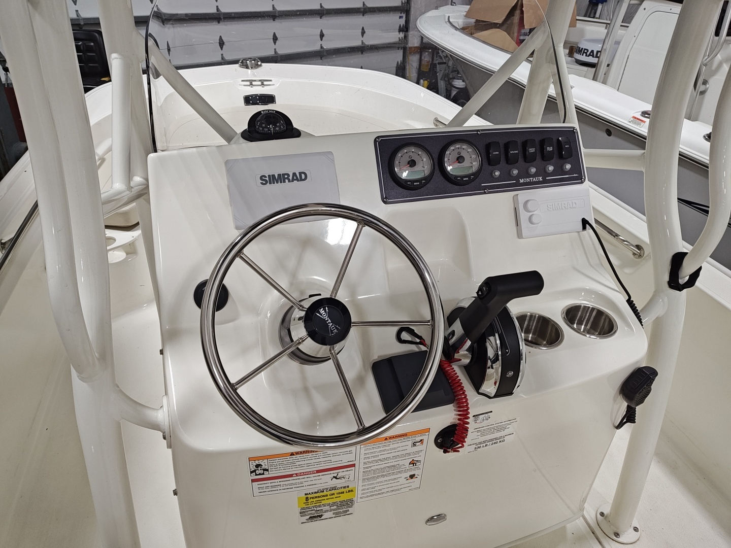 2025 Boston Whaler Montauk - Image 8