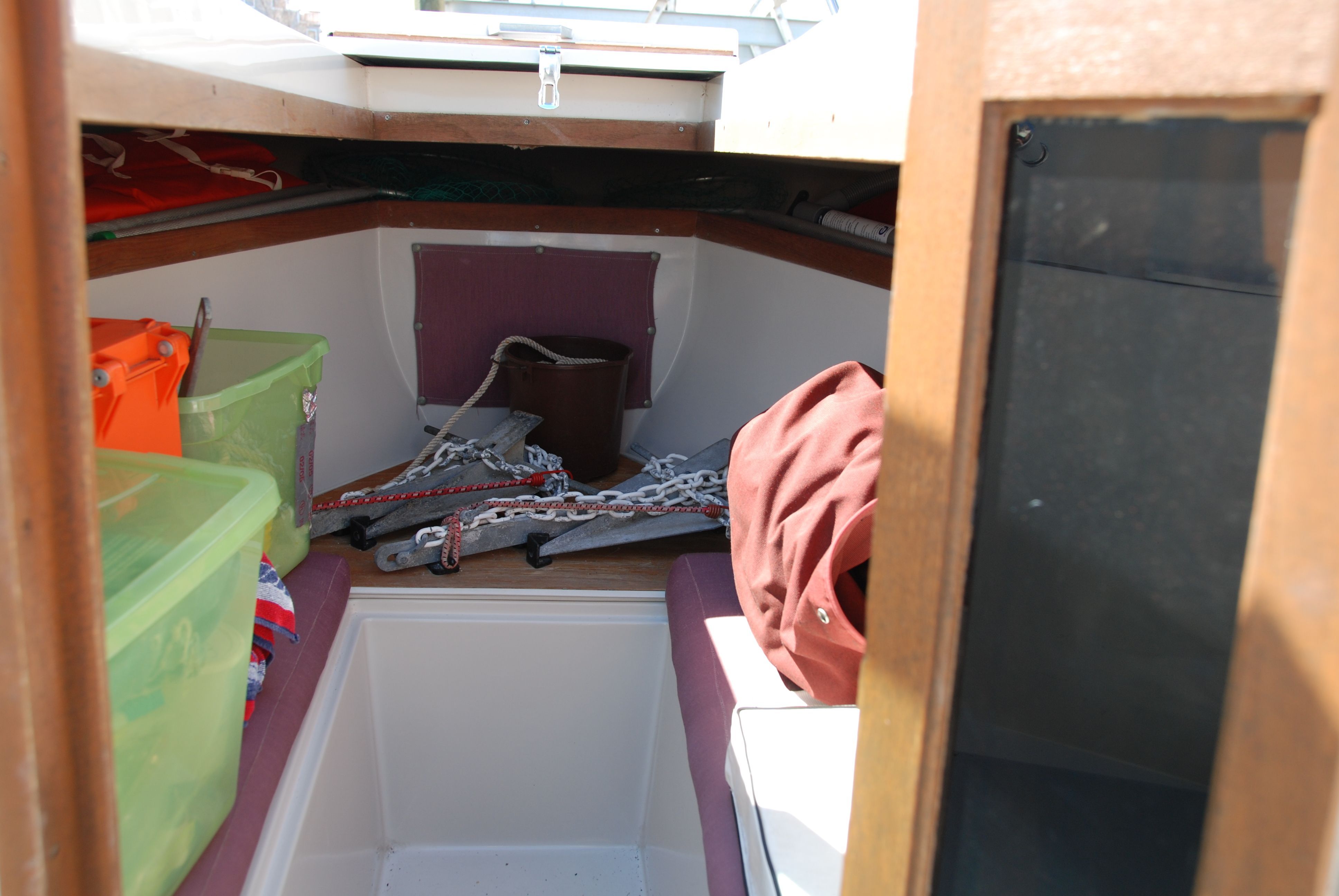 Interior view of a 1987 Wellcraft V-20 Steplift with storage and seating areas.