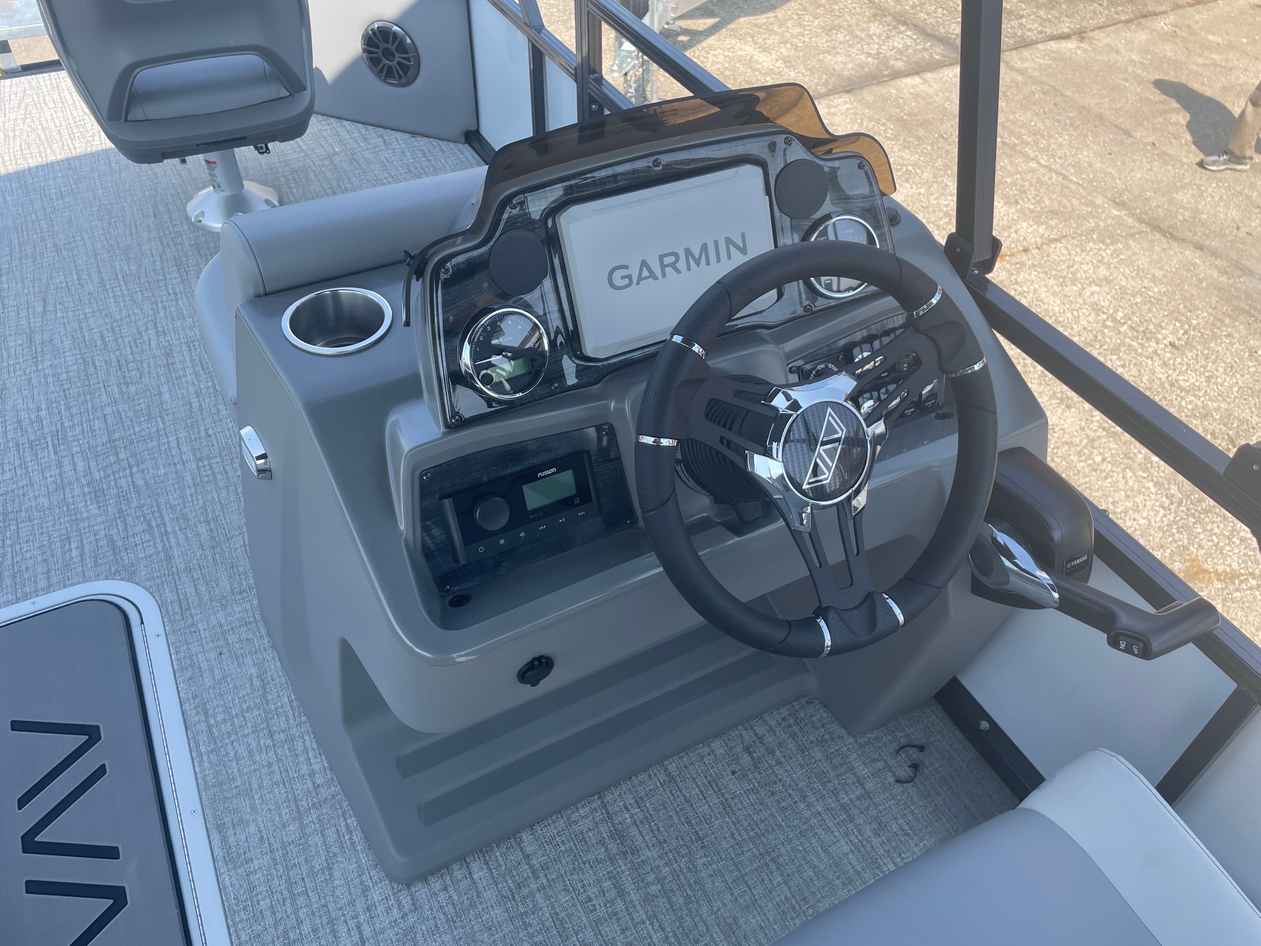 2025 Avalon Venture 85 Quad Fish - 23' - 19