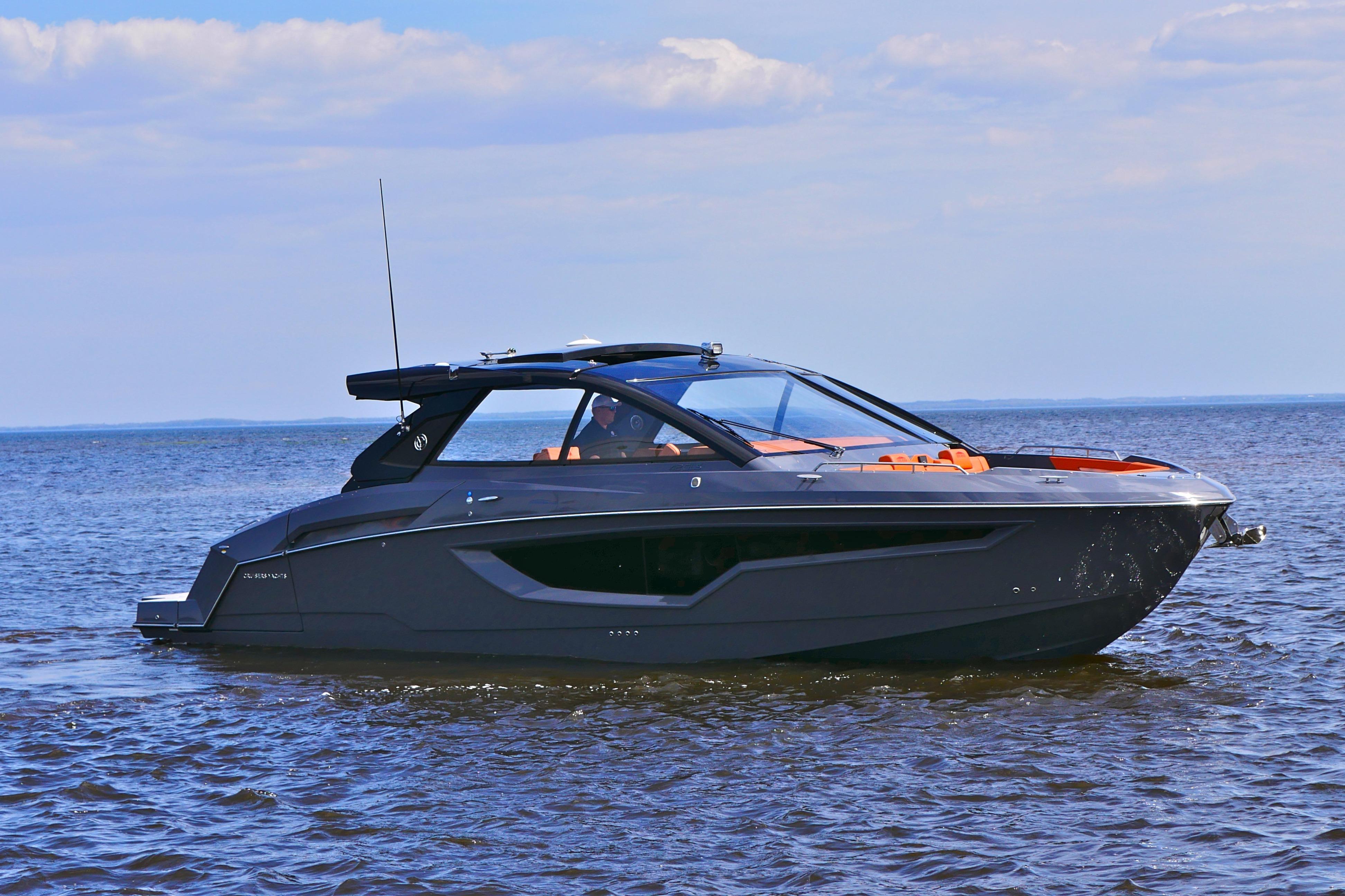2026 Cruisers Yachts 42 GLS I/O