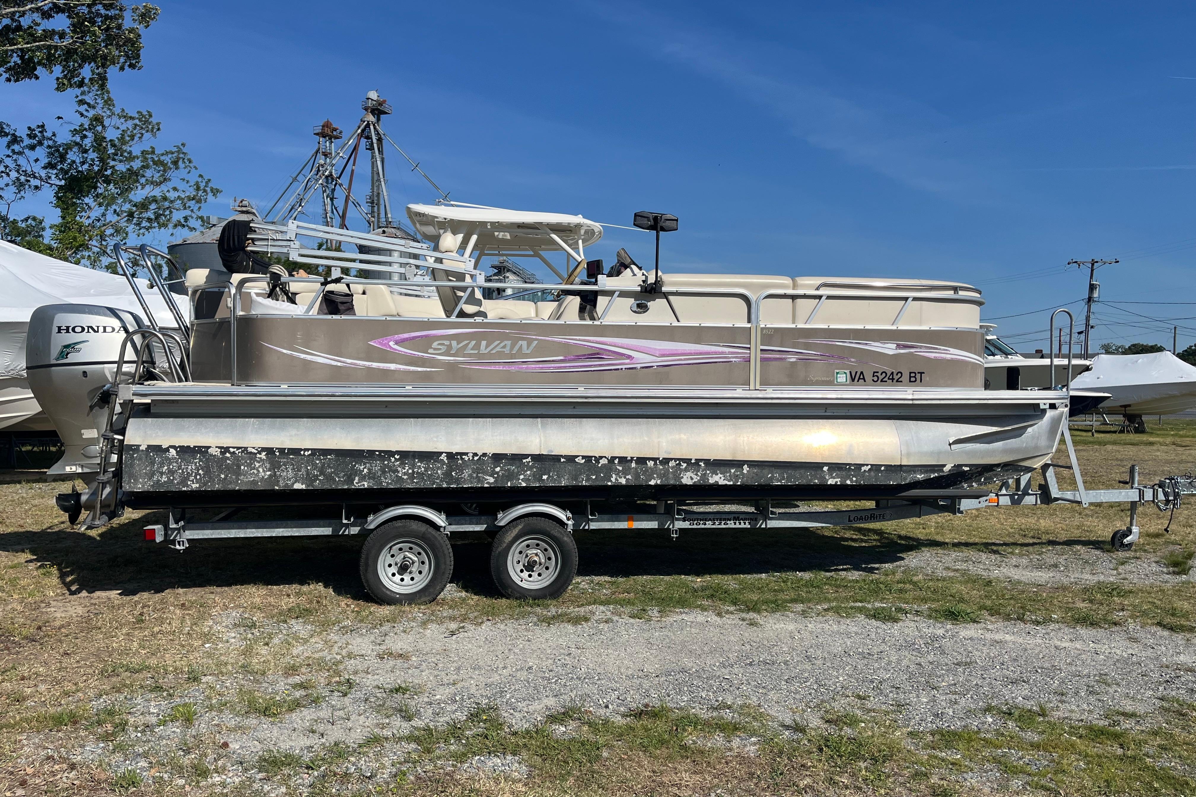 2011 Sylvan 8522 Mirage 4-PT
