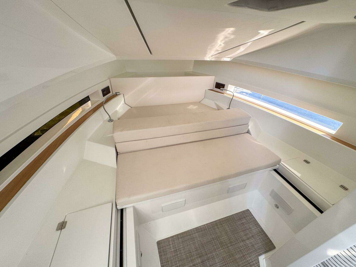 2026 De Antonio Yachts D32 - Image 29