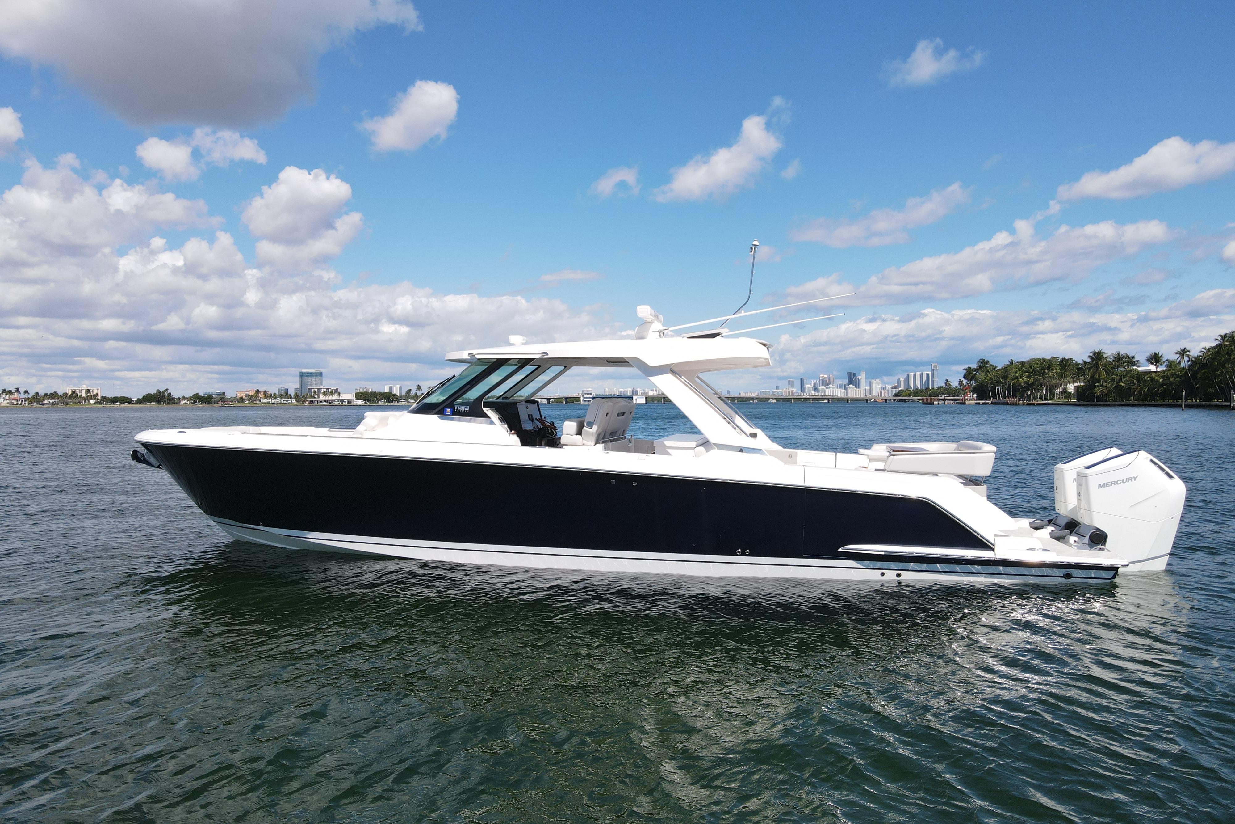 2024 Tiara Yachts 43 LS