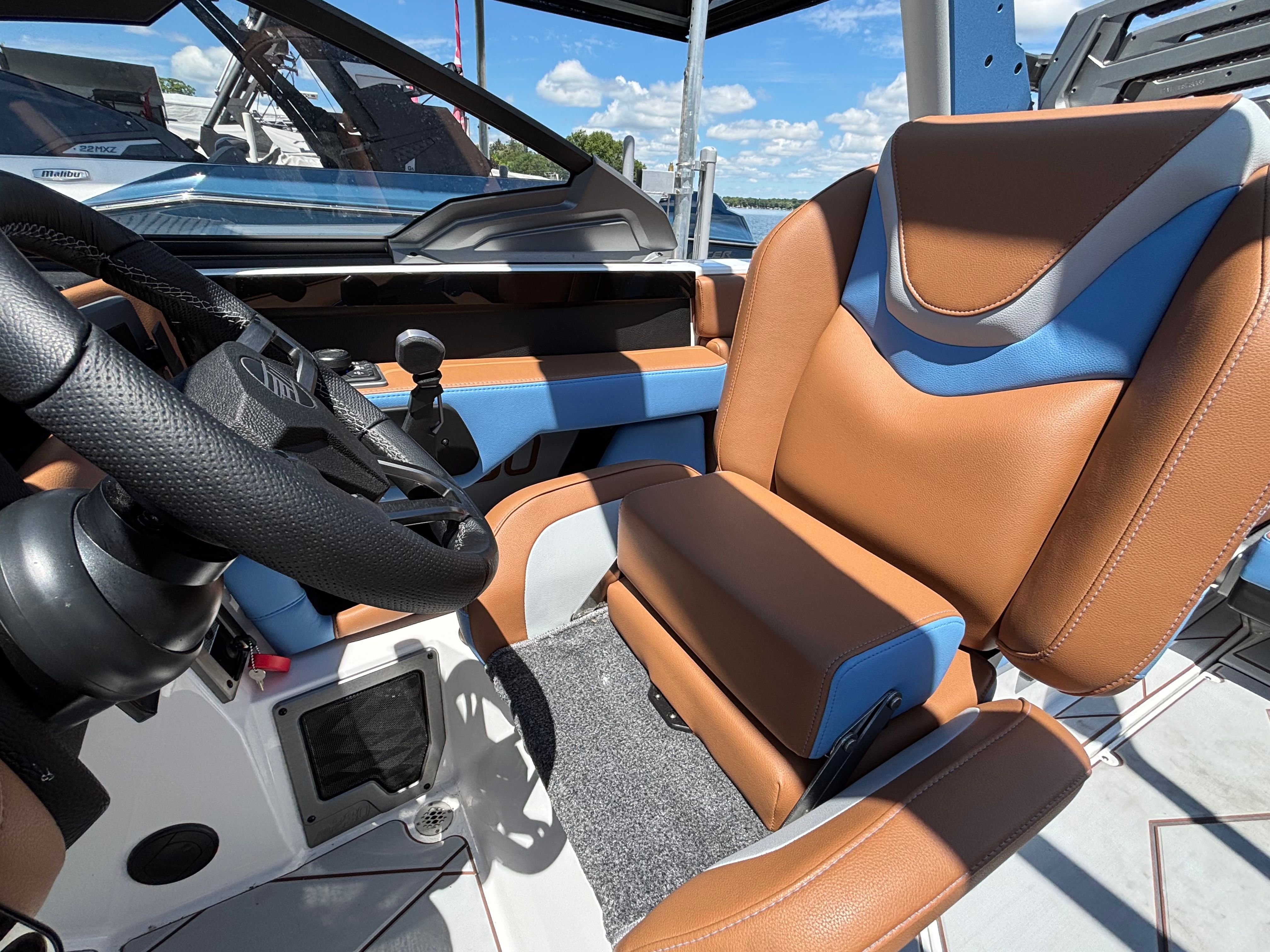 2026 Malibu M230 - 14