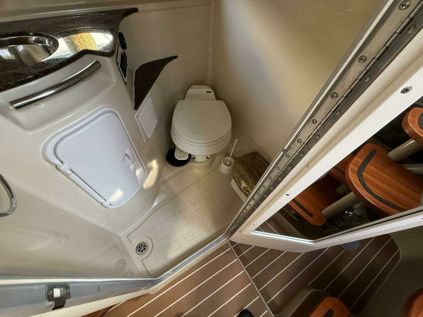 2006 Four Winns 318 Vista - Image 35