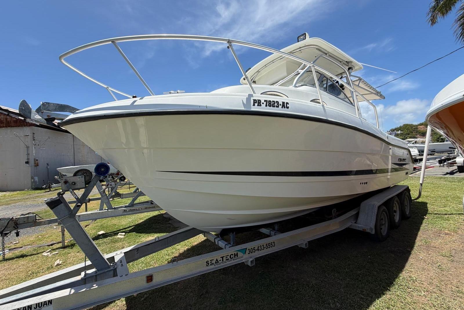 2001 Hydra-Sports Vector 2600 WA