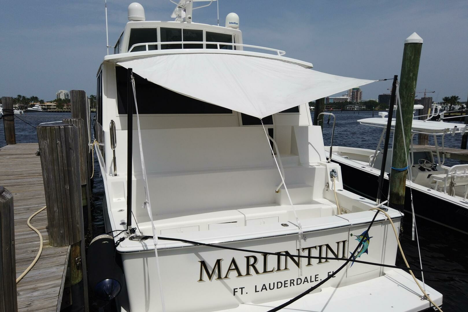 1999 Viking Motoryacht - Image 9
