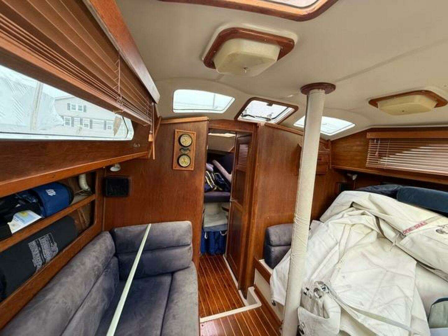 1987 Irwin 38 - Image 32