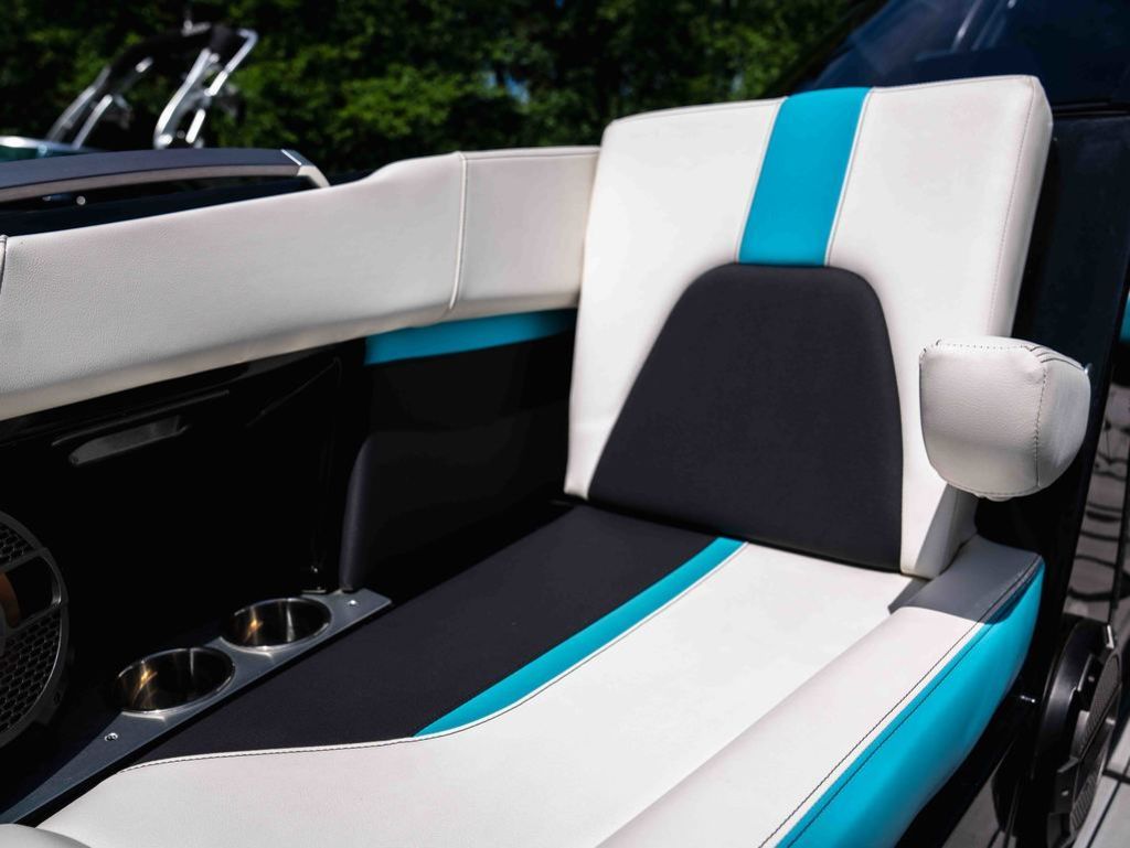 2019 MasterCraft X24 - 19