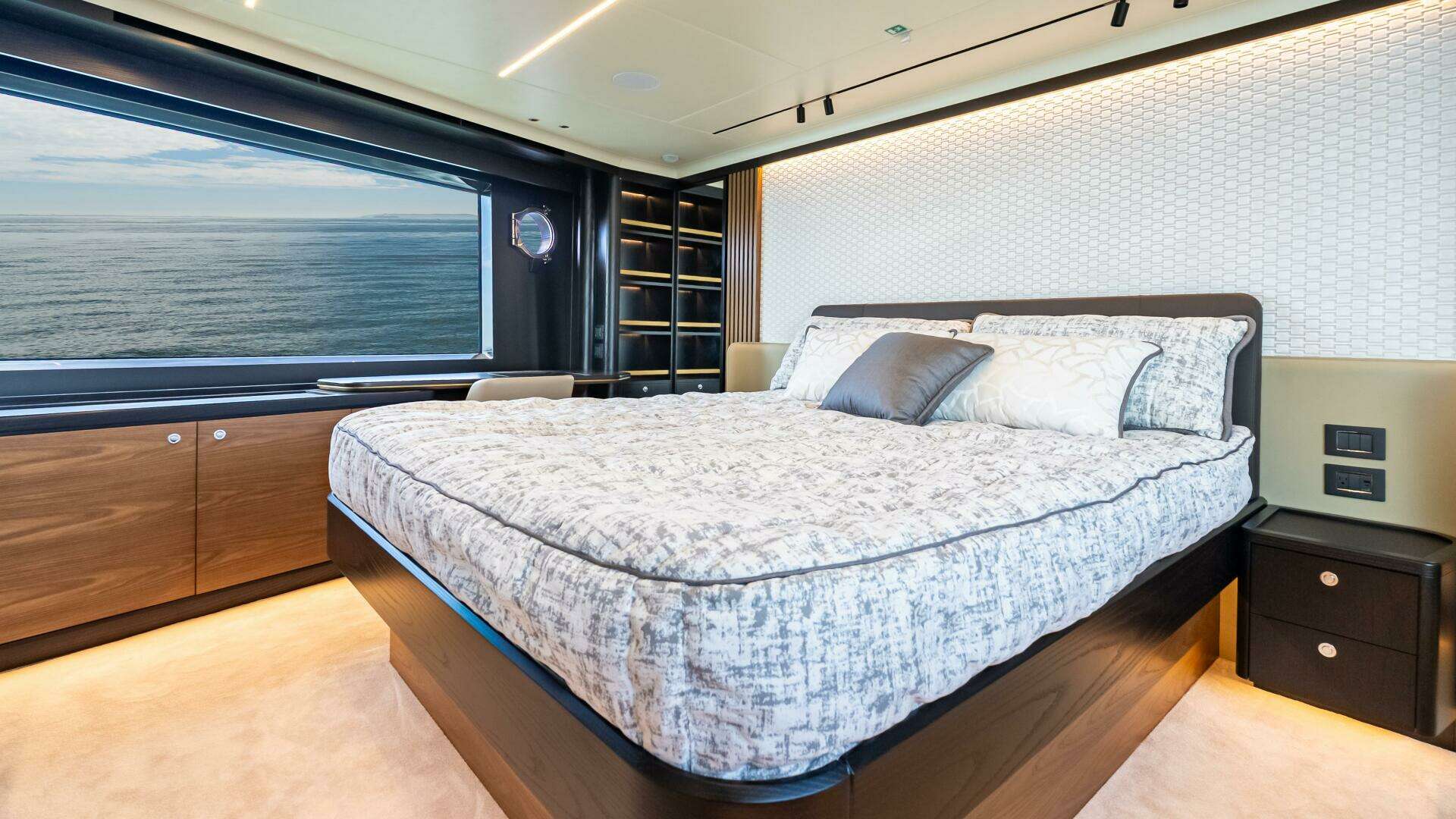 2025 Absolute Navetta 64 - Image 41