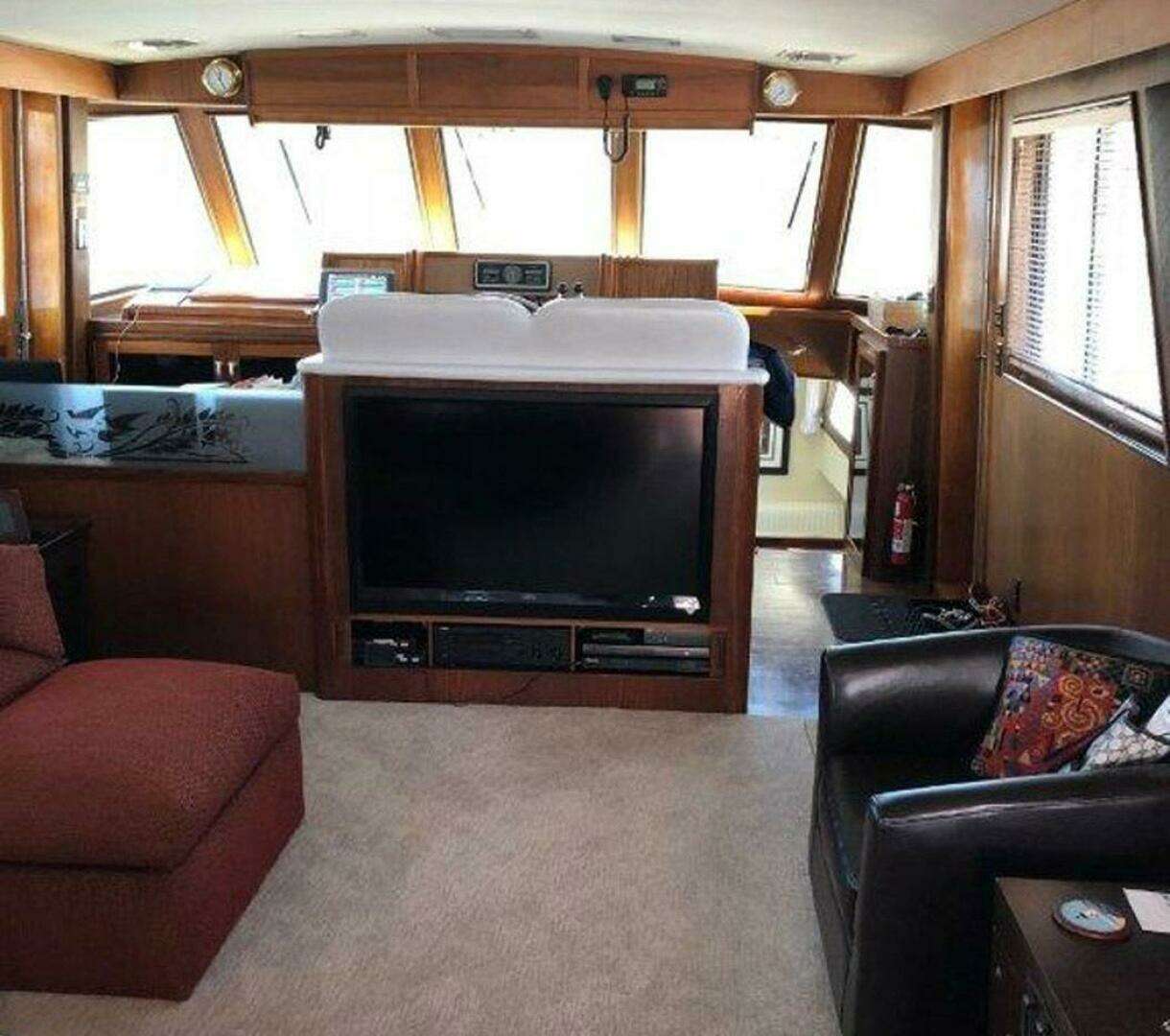 1987 Hatteras Flybridge - Image 8