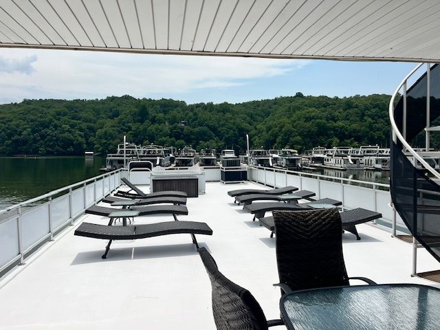 2006 Sumerset Houseboat - 33