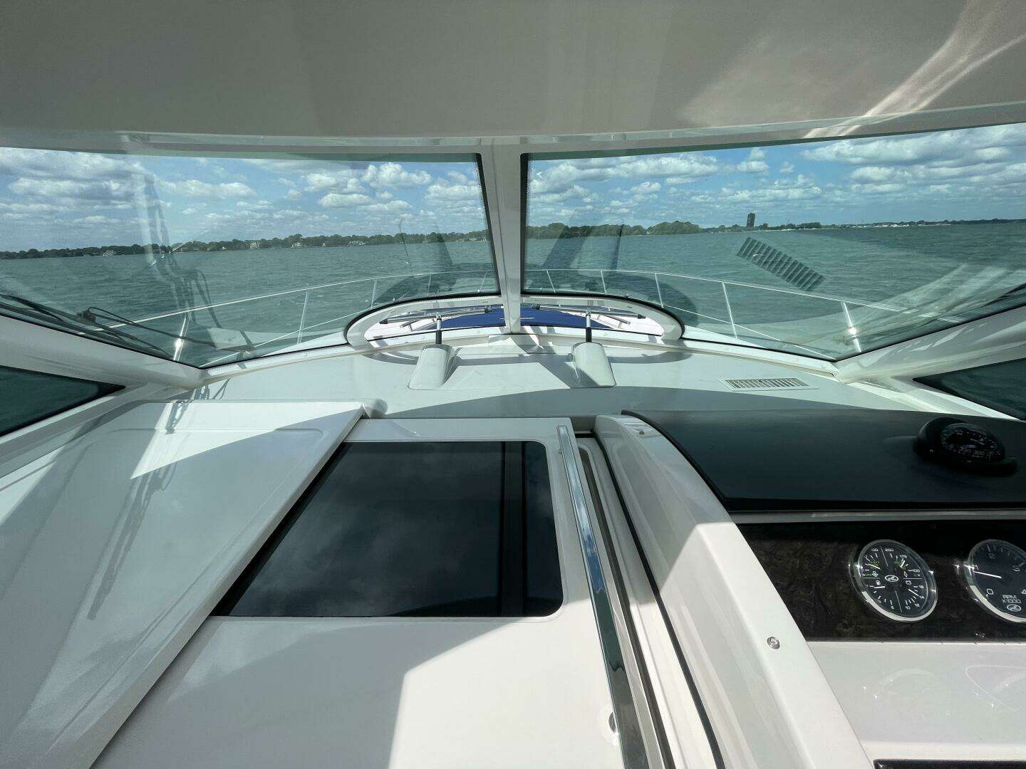2010 Sea Ray 450 Sundancer - Image 61