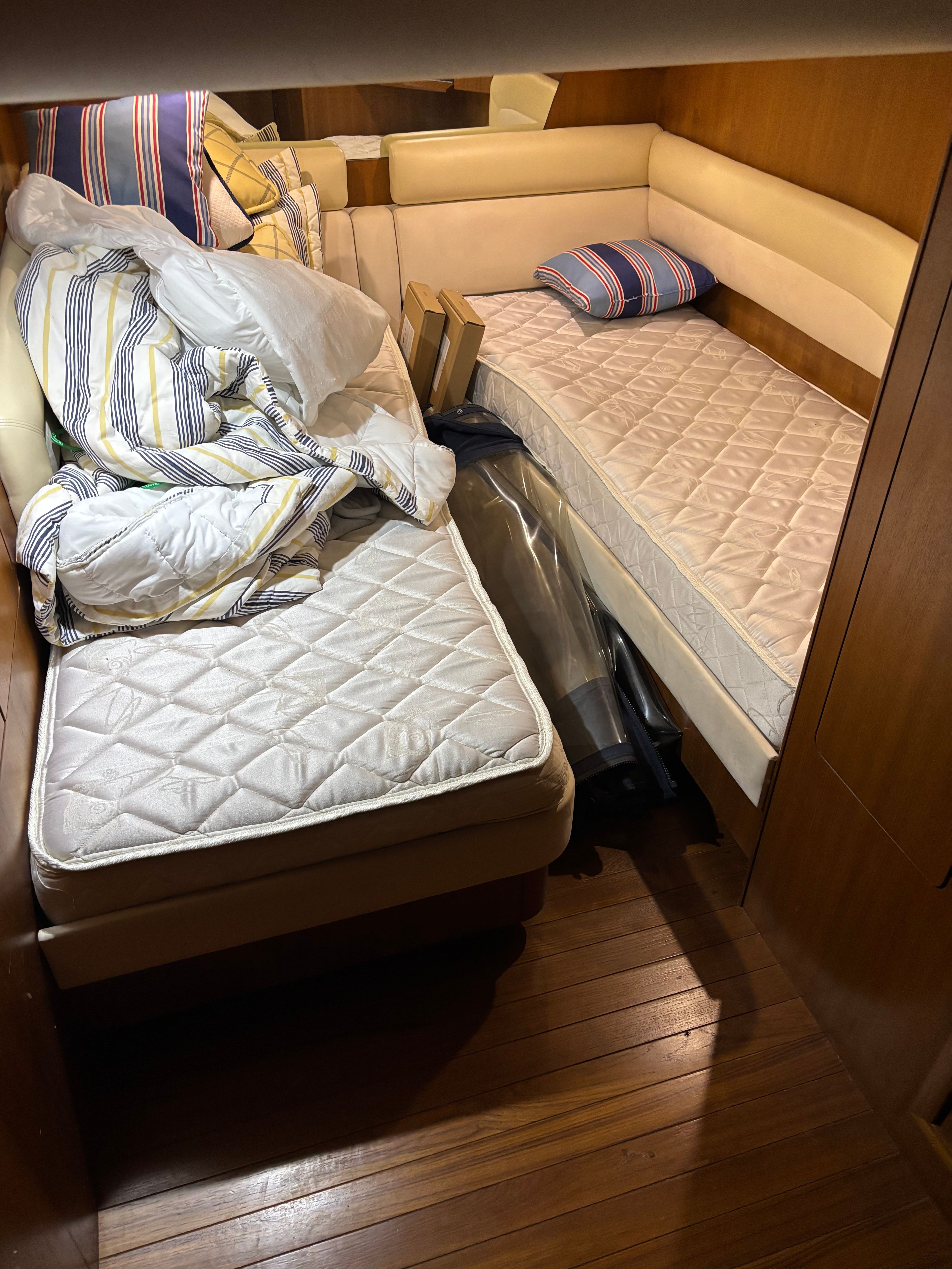 2006 Tiara Yachts 4400 Sovran - 13