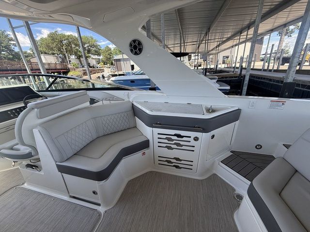 2026 Sea Ray SLX 310 - 11