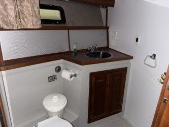 1986 Carver 42' Cockpit MY - 16