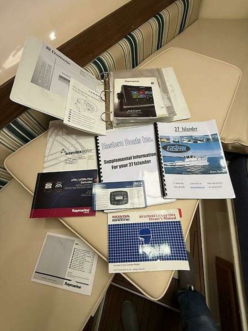 2018 Islander 27 Islander Hardback - Image 25