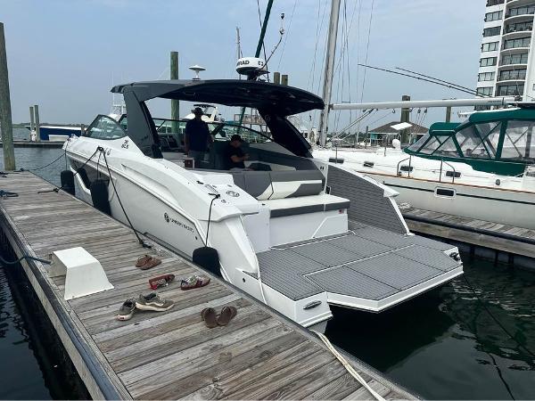 2021 Cruisers Yachts 38 - 5
