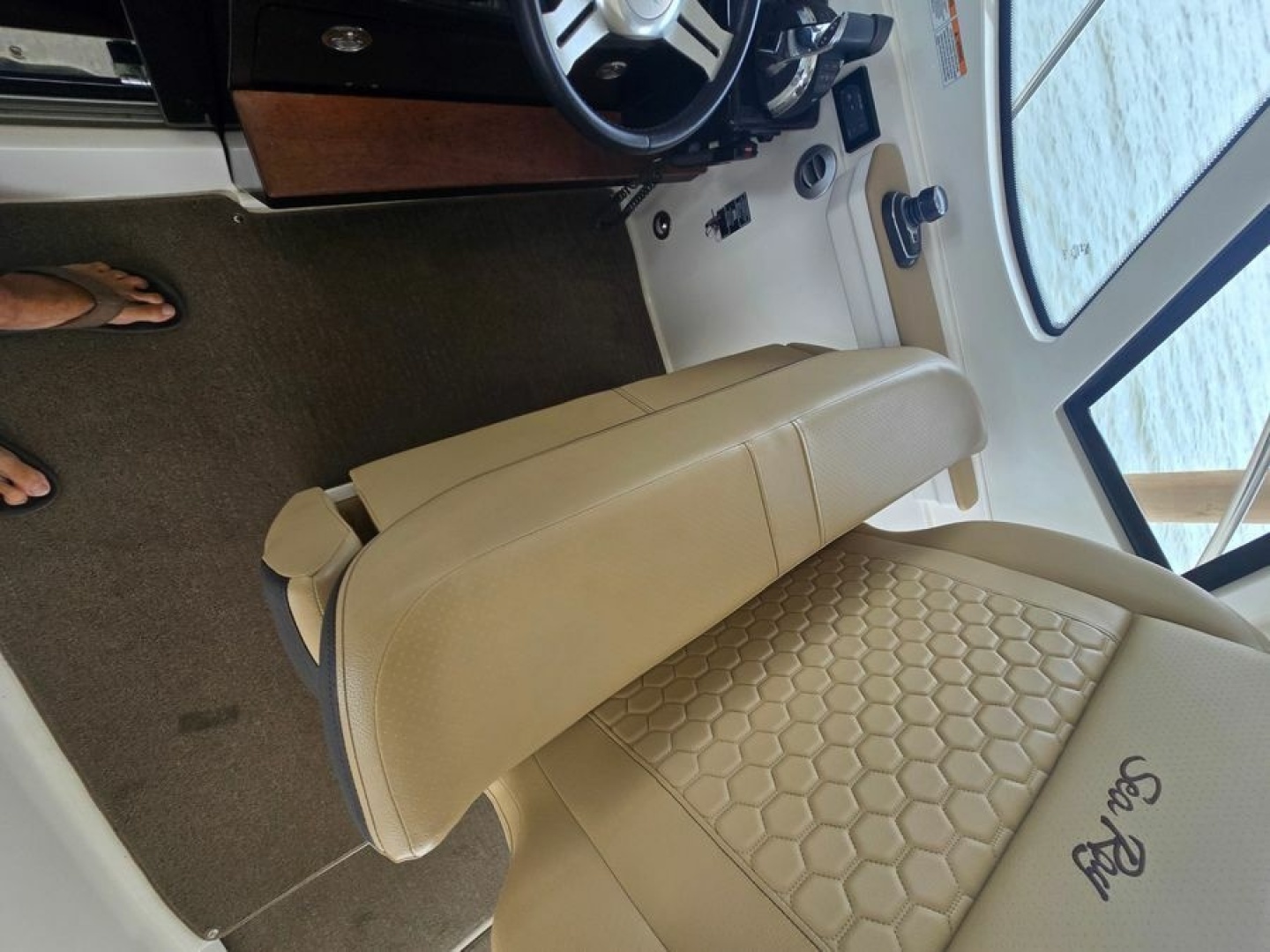 2018 Sea Ray — - Image 24