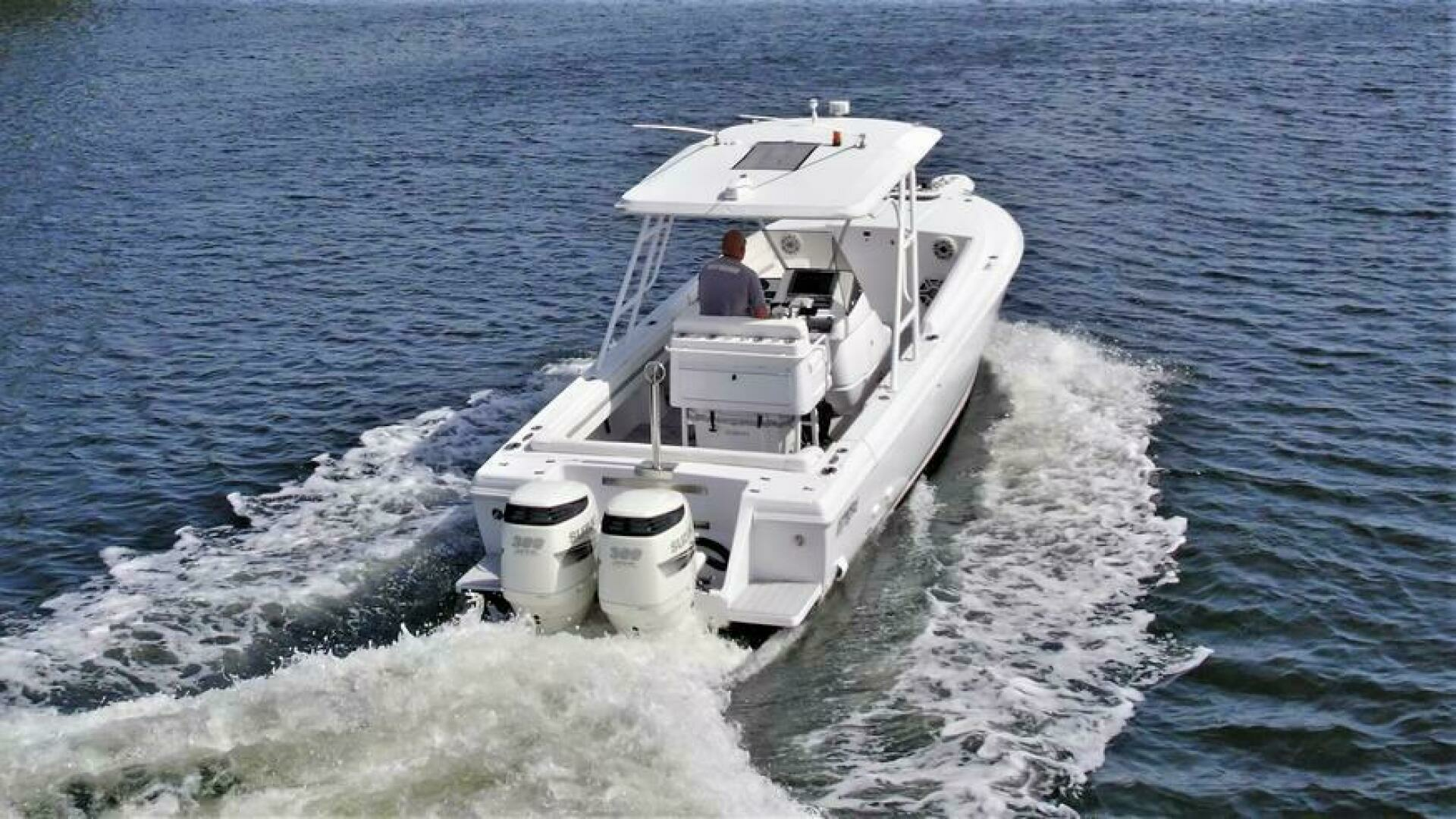 2003 Intrepid 32 - Image 10