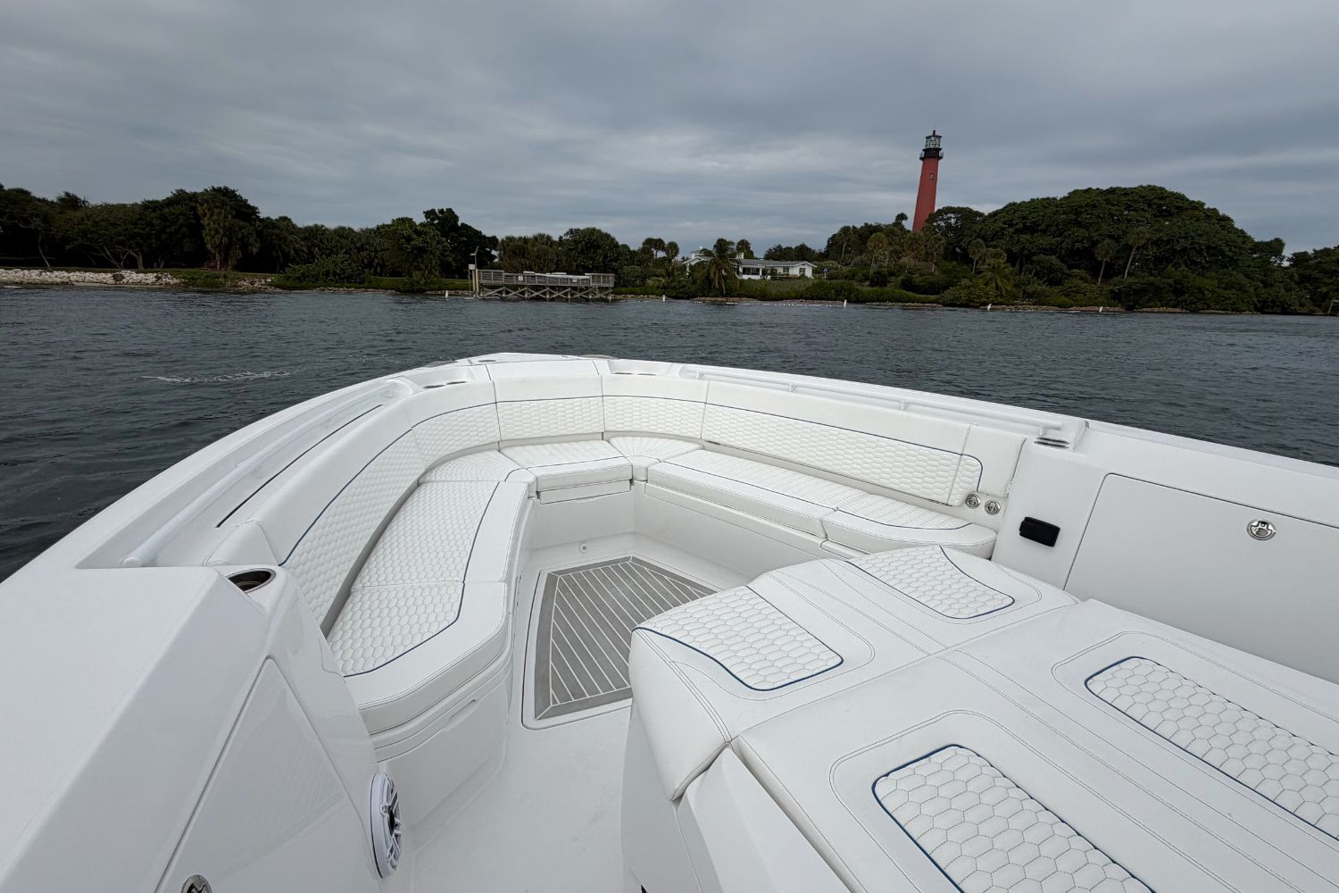 2025 Intrepid 41 Panacea - 25