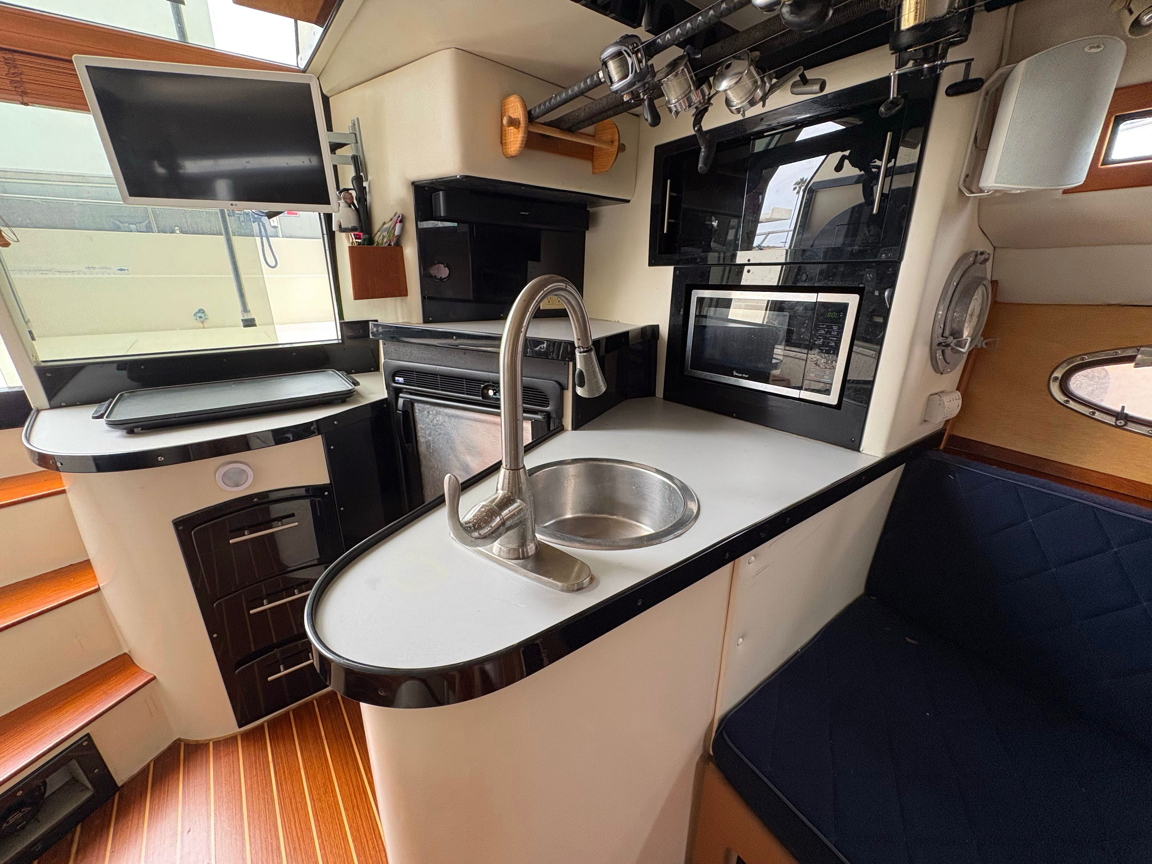 1989 Navigator 336 FlyBridge - 16