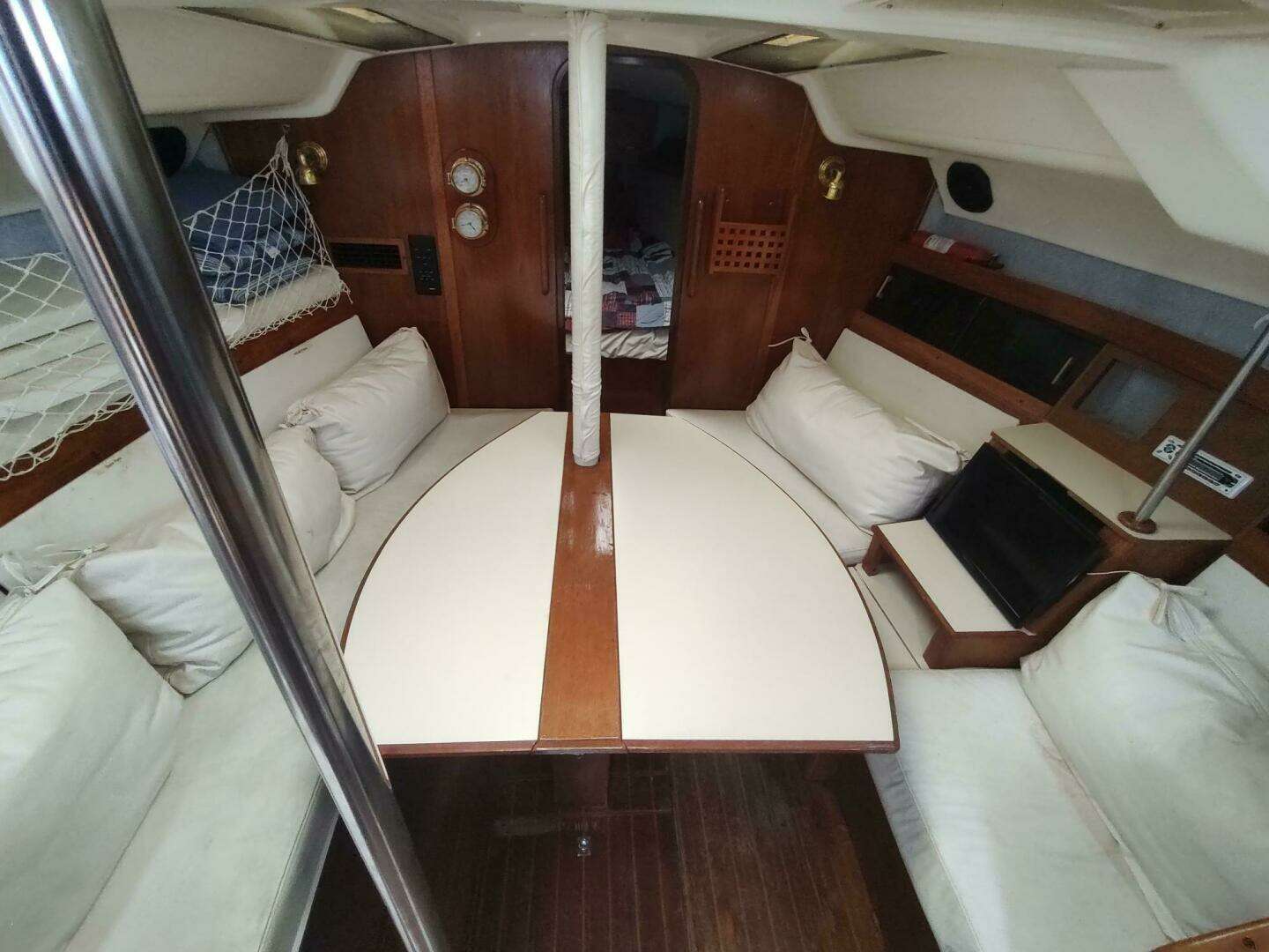 1987 Hunter 37 Legend - Image 42