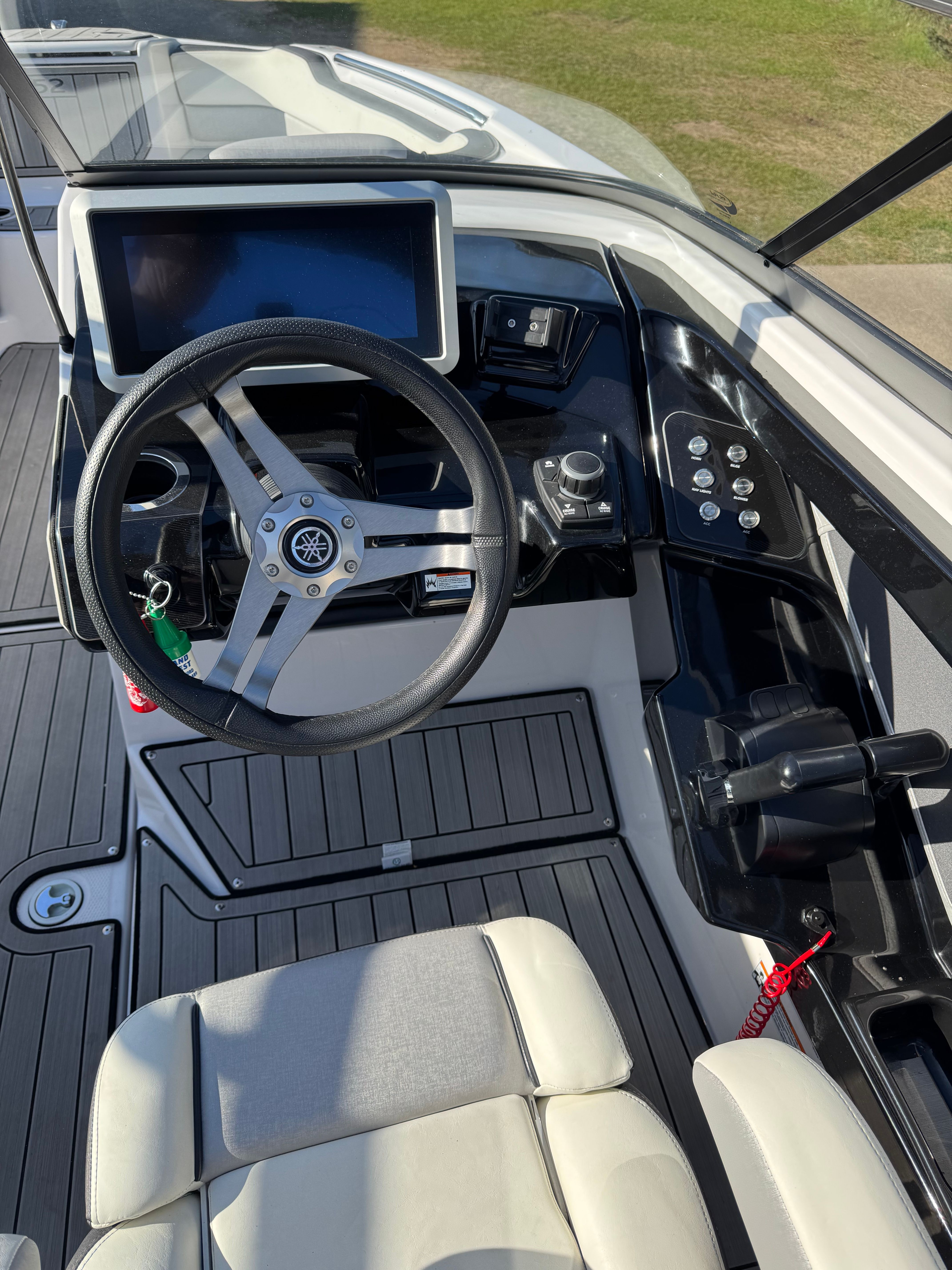 2022 Yamaha Boats 252S - 8