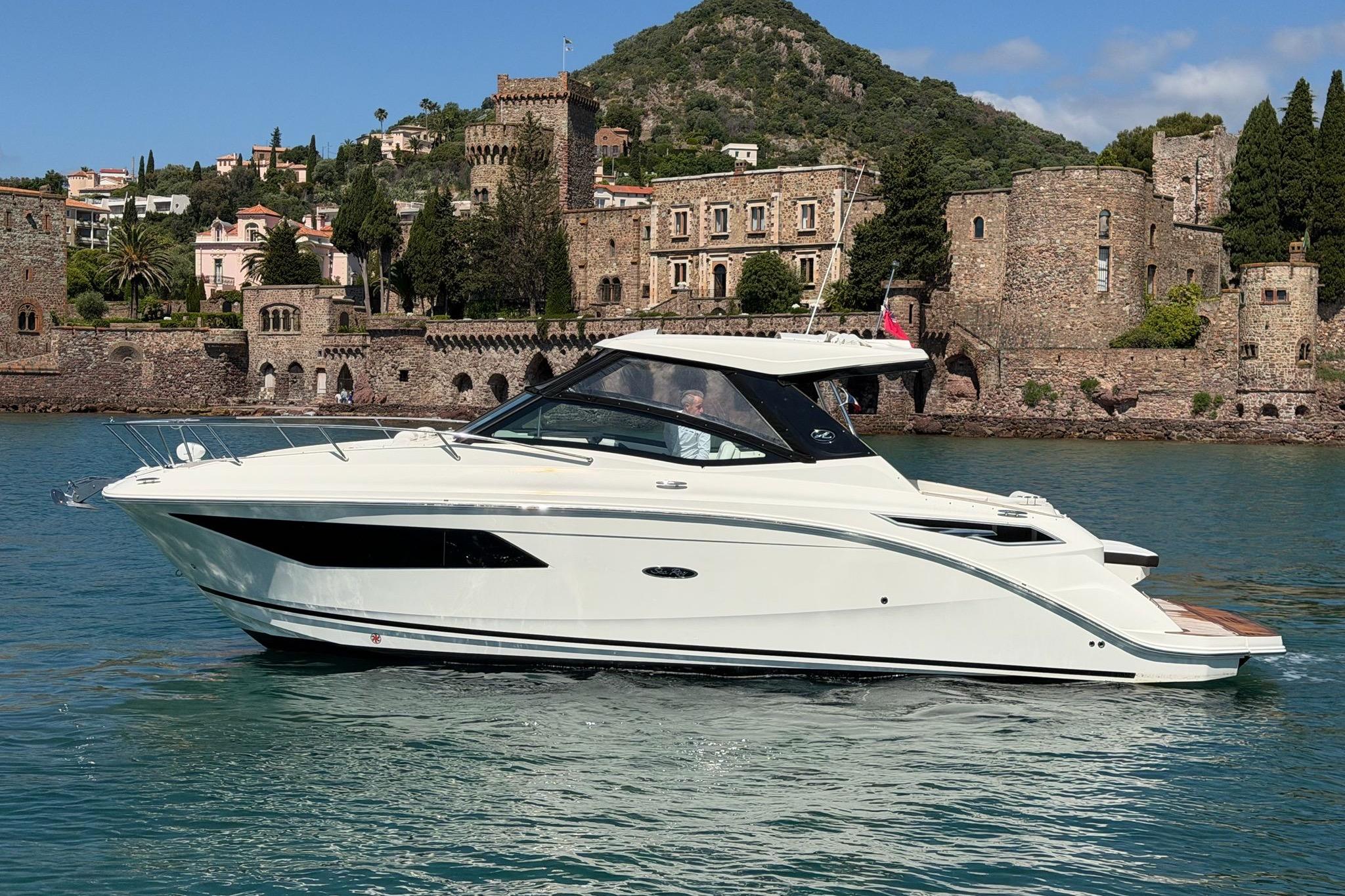 2023 Sea Ray Sundancer 320