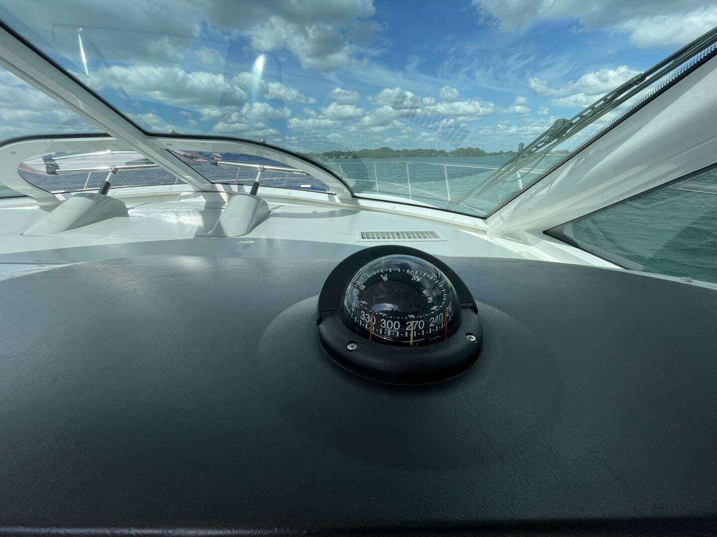 2010 Sea Ray 450 Sundancer - Image 60