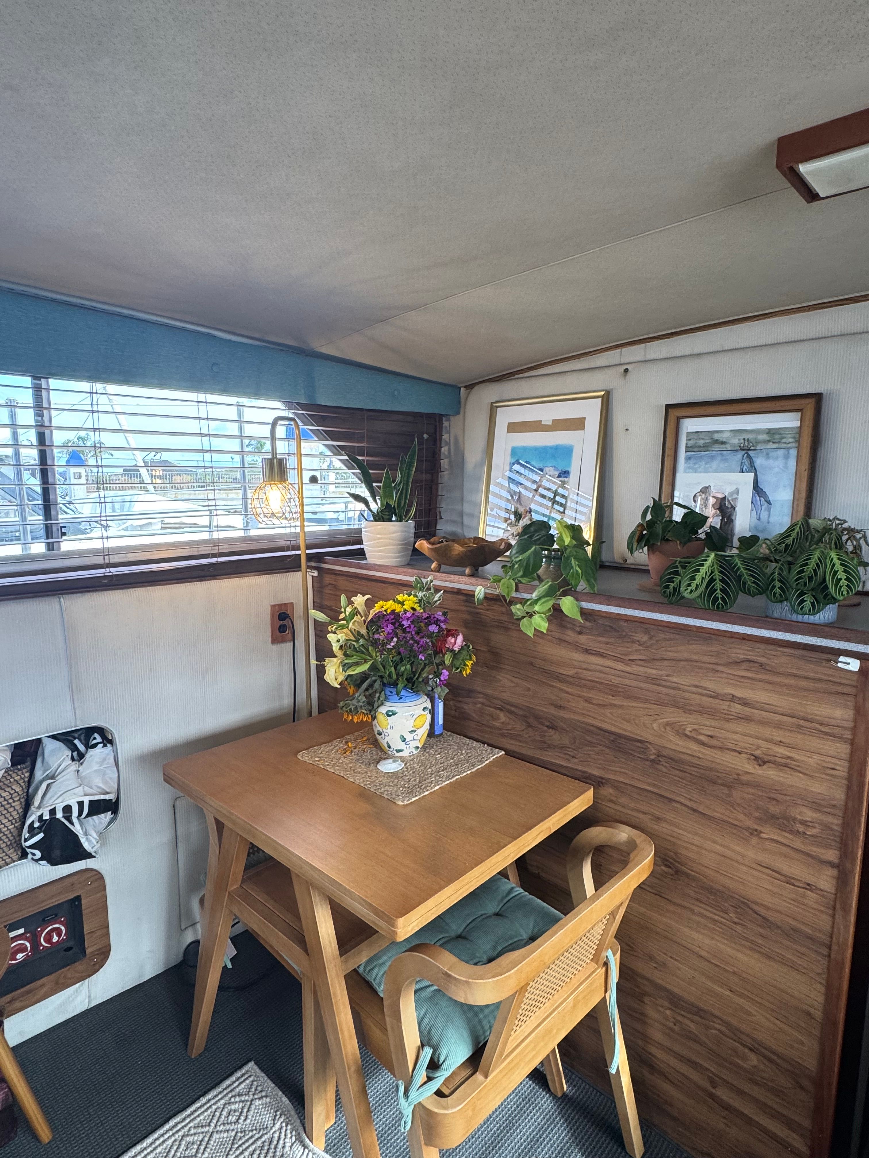 1982 Chris-Craft 381 Catalina - 13