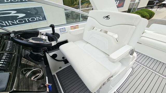 2016 Monterey 295 Sport Yacht - 13