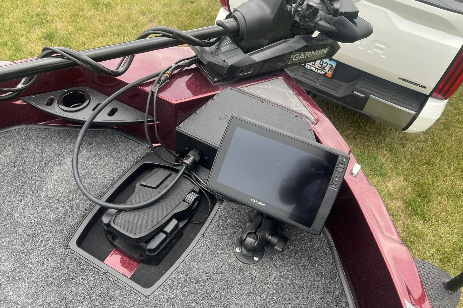 Nitro ZV21 Pro 2026 boat with Garmin navigation system and foot pedal control.