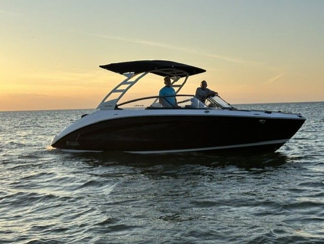 2024 Yamaha Boats 252SD