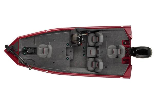 Tracker Pro Team 175 TXW 2021: Red aluminum fishing boat with gray seats and a steering console.