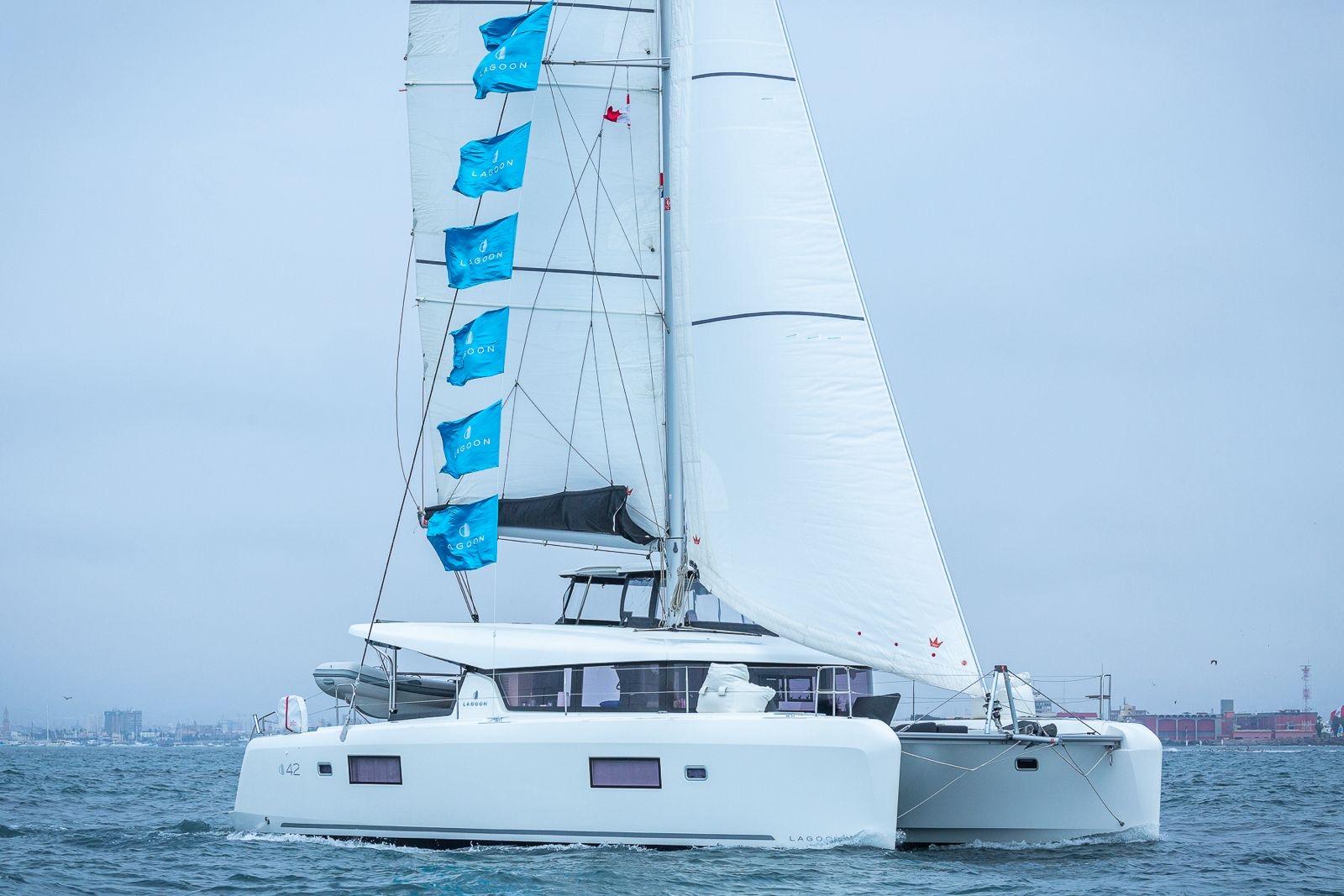 2023 Lagoon 42