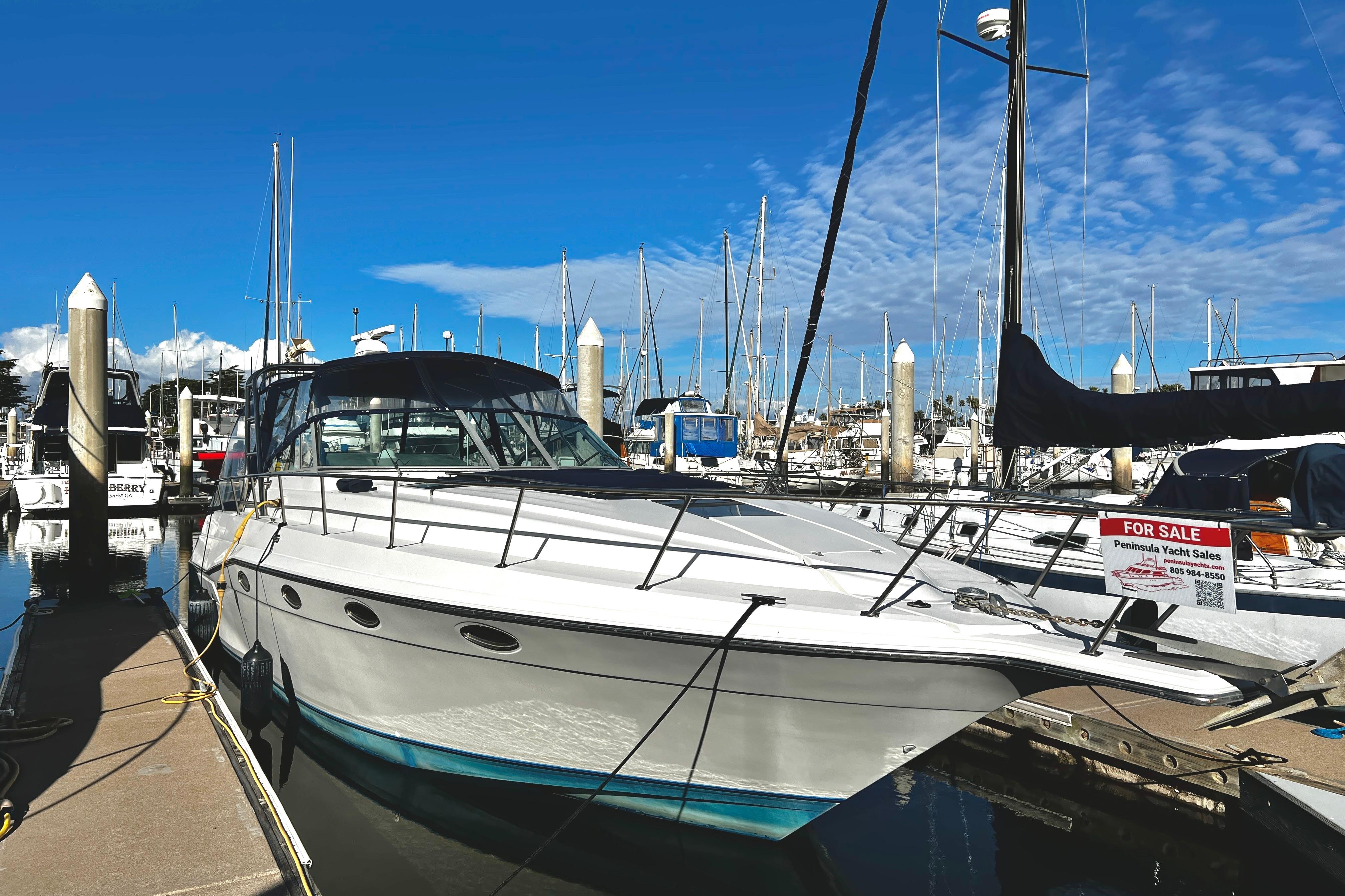 1989 Cruisers Yachts 3670 Esprit