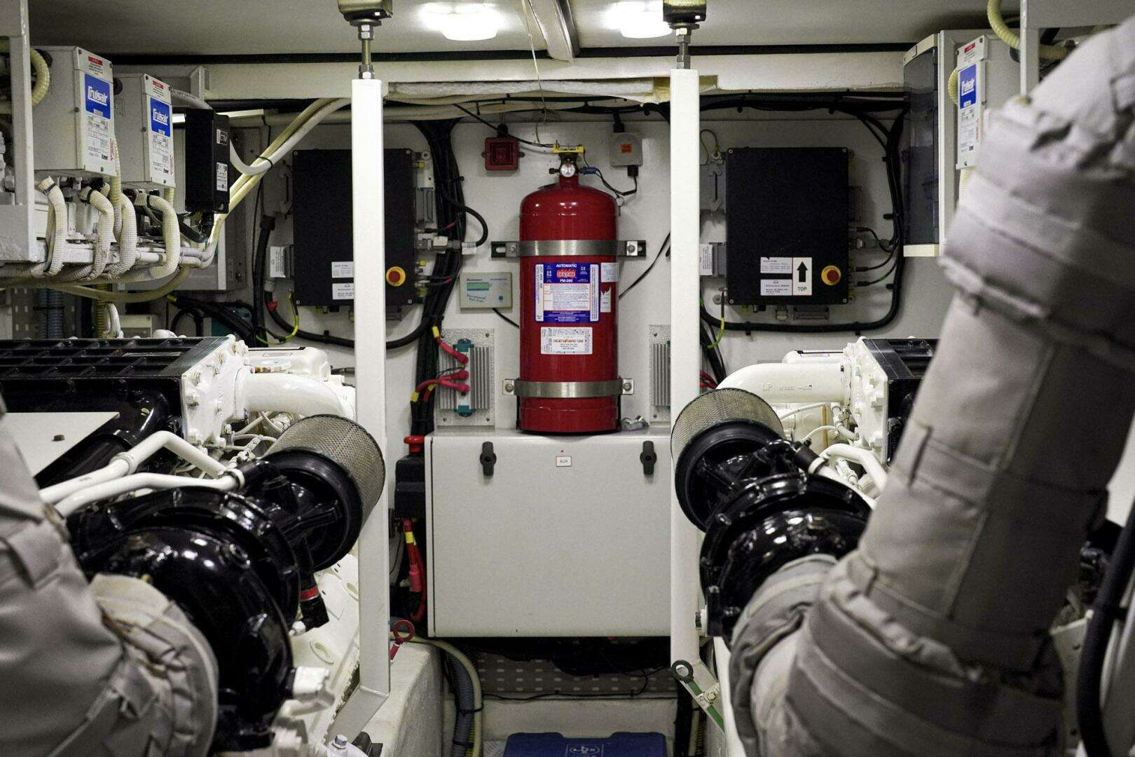 2007 Princess 23M - Image 31