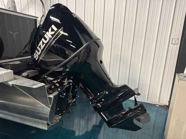 2026 Tahoe Sport 85 Rear Fish 23 - 3
