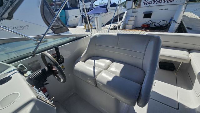 2000 Crownline 242 CR - 12